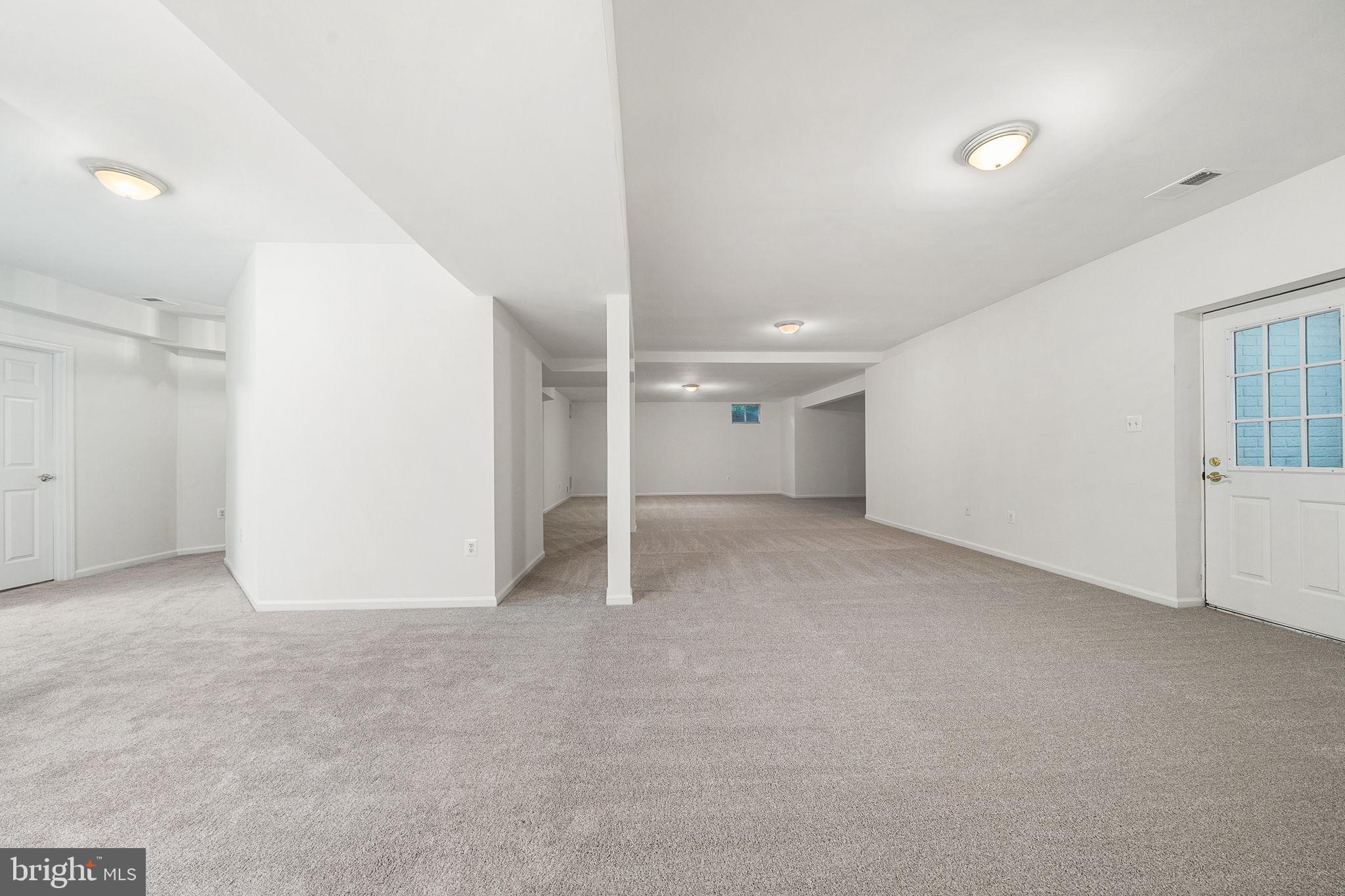 EDGEWATER - Residential