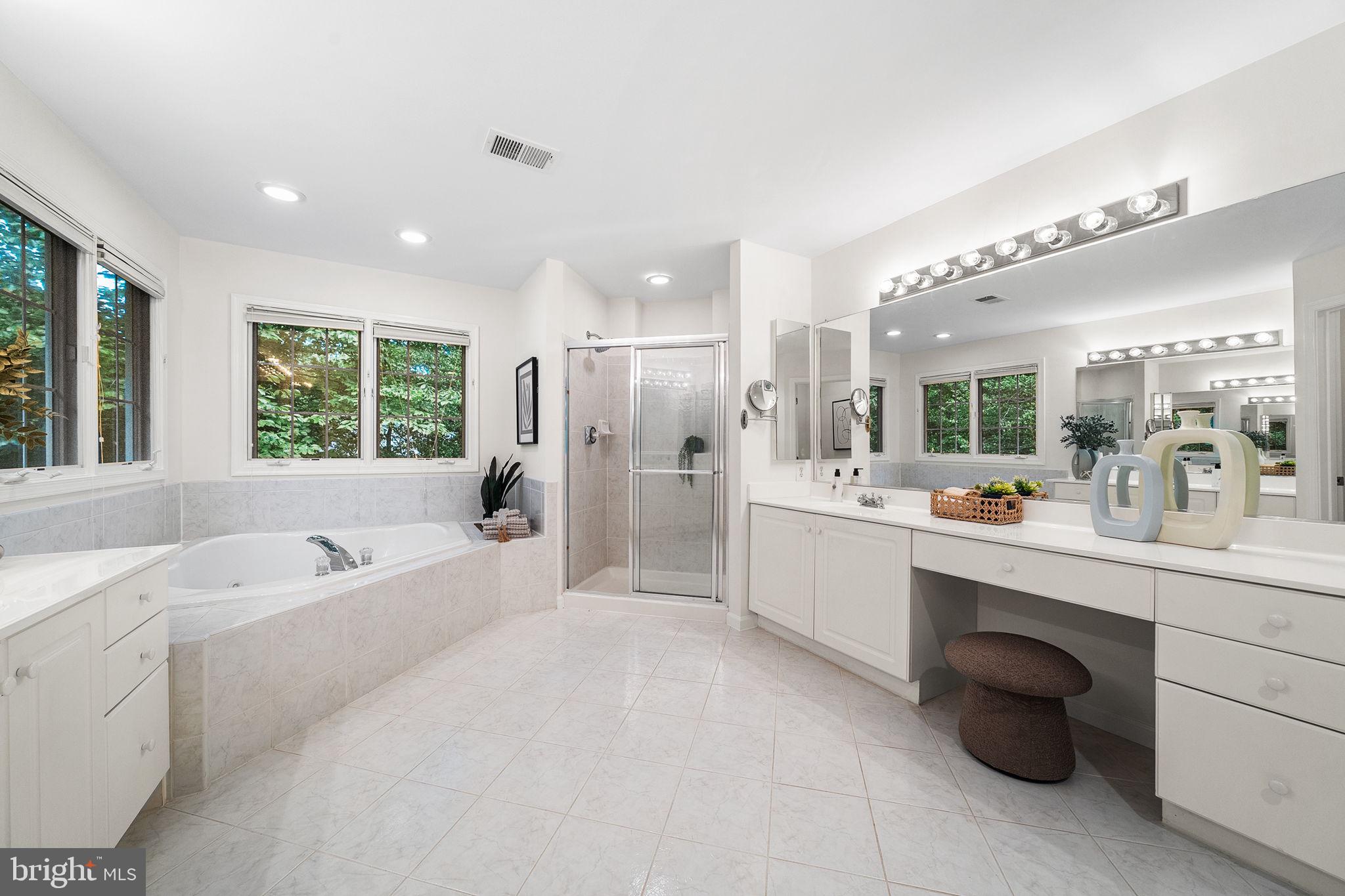 EDGEWATER - Residential