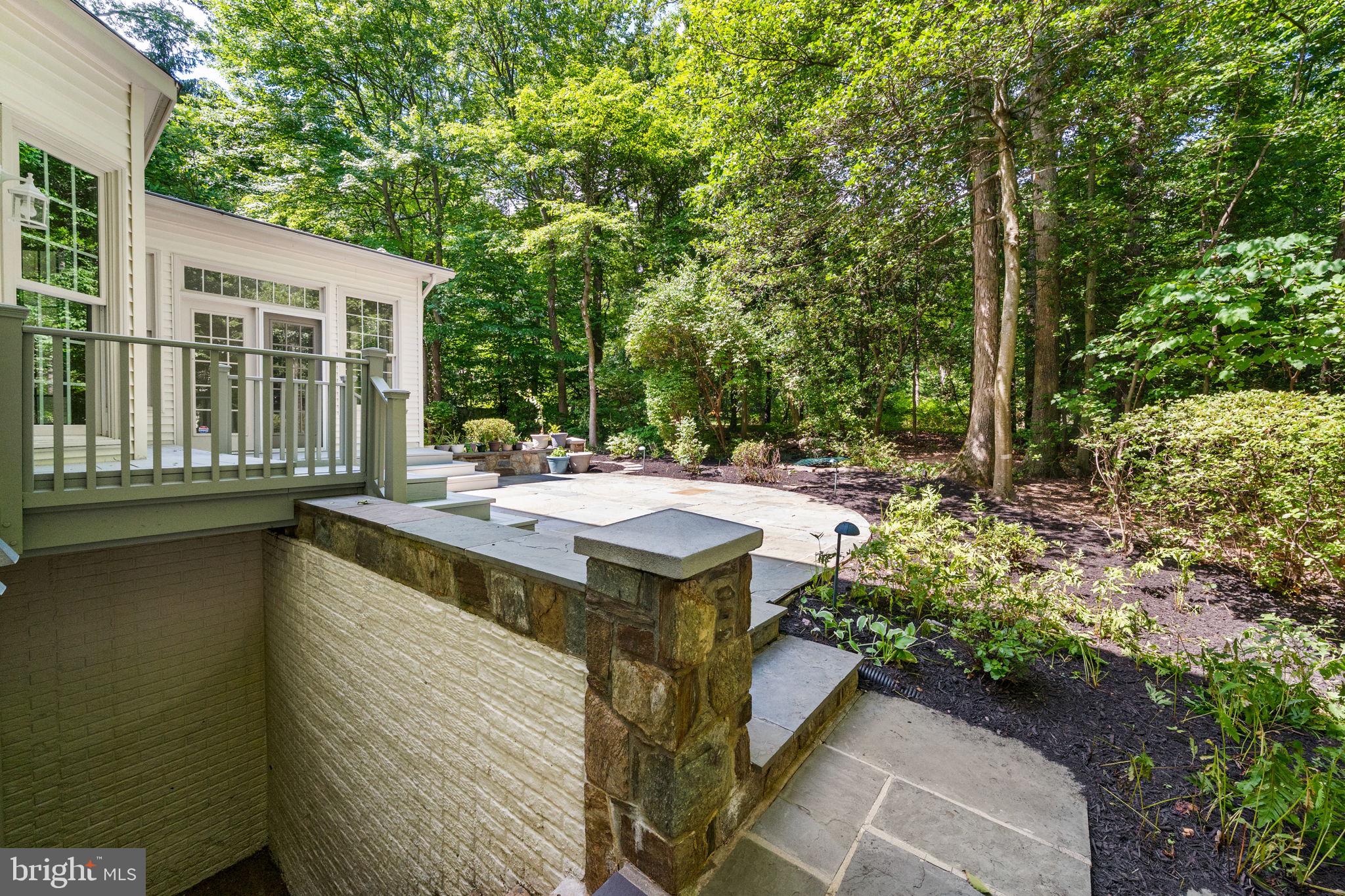 EDGEWATER - Residential