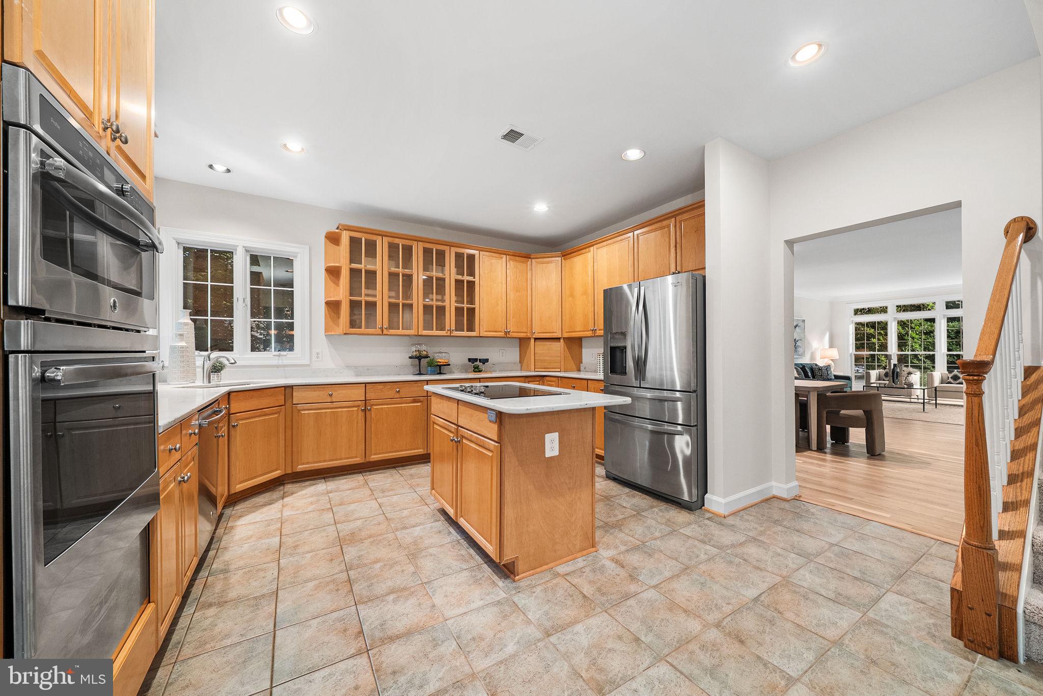 EDGEWATER - Residential