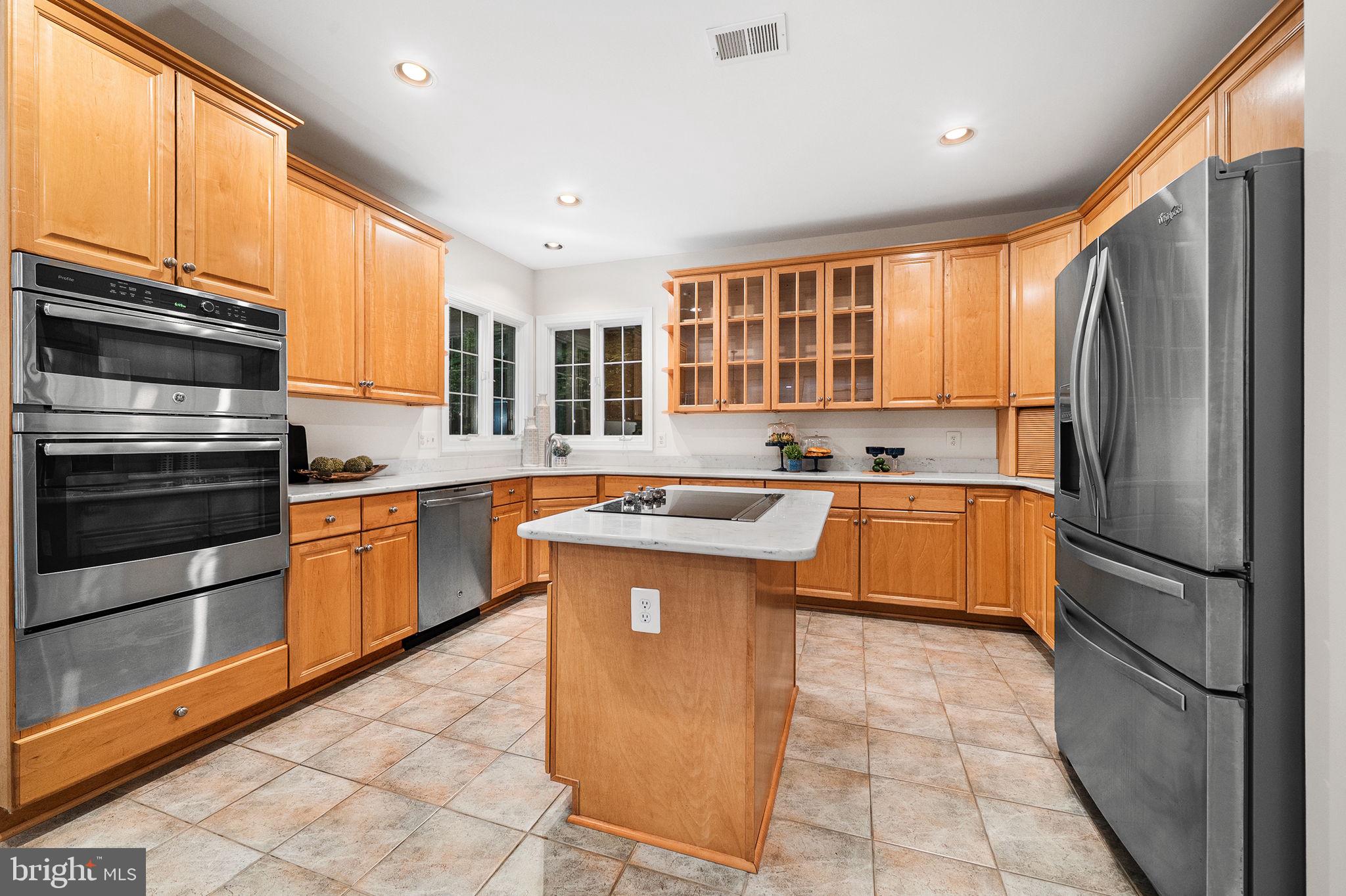 EDGEWATER - Residential