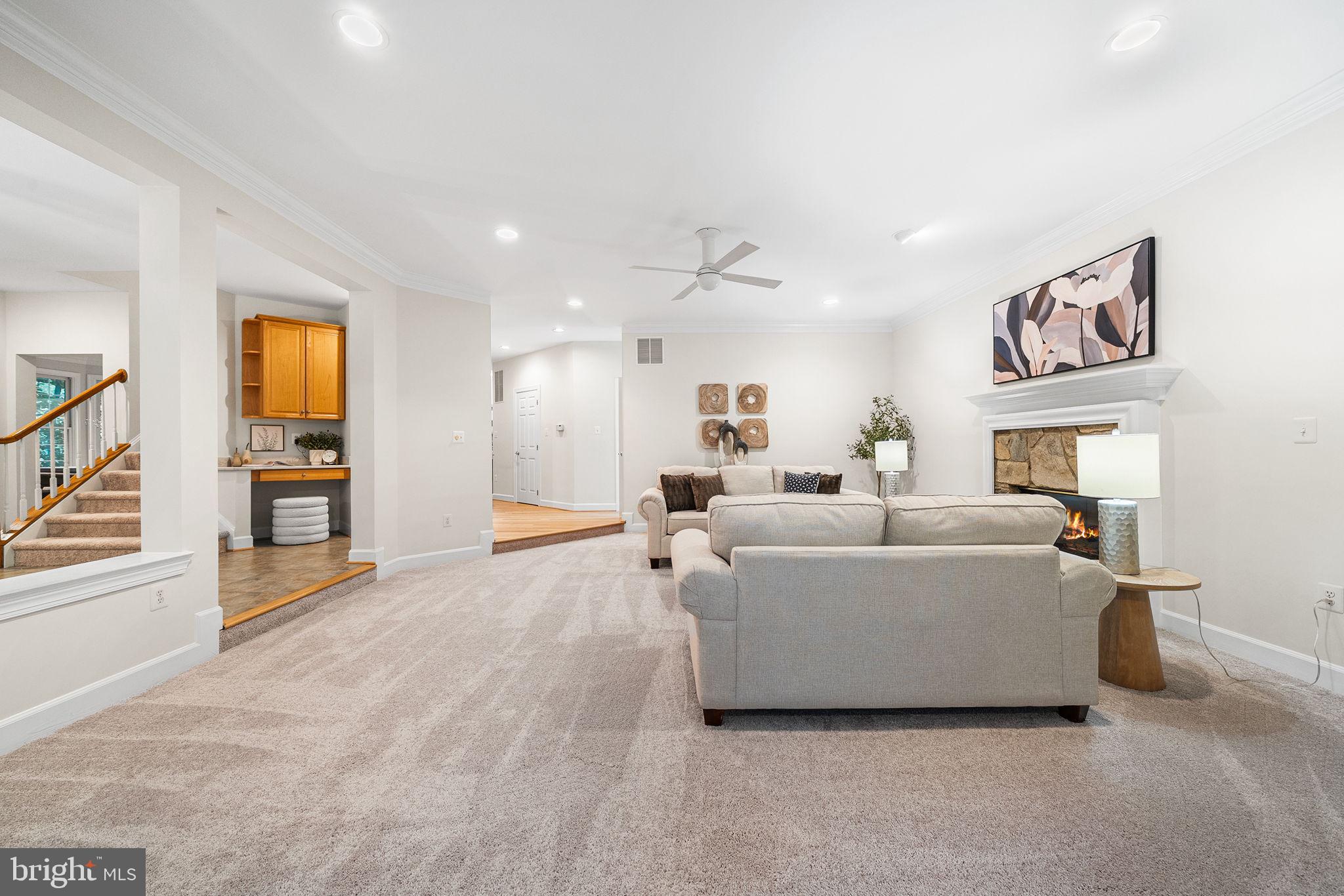 EDGEWATER - Residential