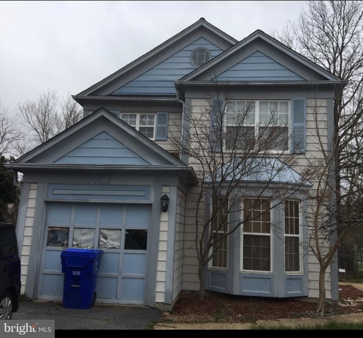 BUYER DID NOT PERFORM BACK AGAIN WITH  COURT  APPROVAL READY TO CLOSE BELOW MARKET FORECLOSURE WITH PRICE APPROVED AS AN ASSIGNMENT OF THE BANKS CONTRACT. AND IN AS IS CONDITION.  NO WAITING FOR INVESTORS . SPECIAL ASSIGNMENT DOCUMENTS ATTACHED TO LISTING  SOLD AS IS NO FHA    OPEN FLOOR PLAN W/ 1ST FL BR / FULL BA + 2BR/1BA 2ND LEVEL  BEST BUY IN ST CHARLES - HUNTING DON'T MISS IT AGAIN!!!
