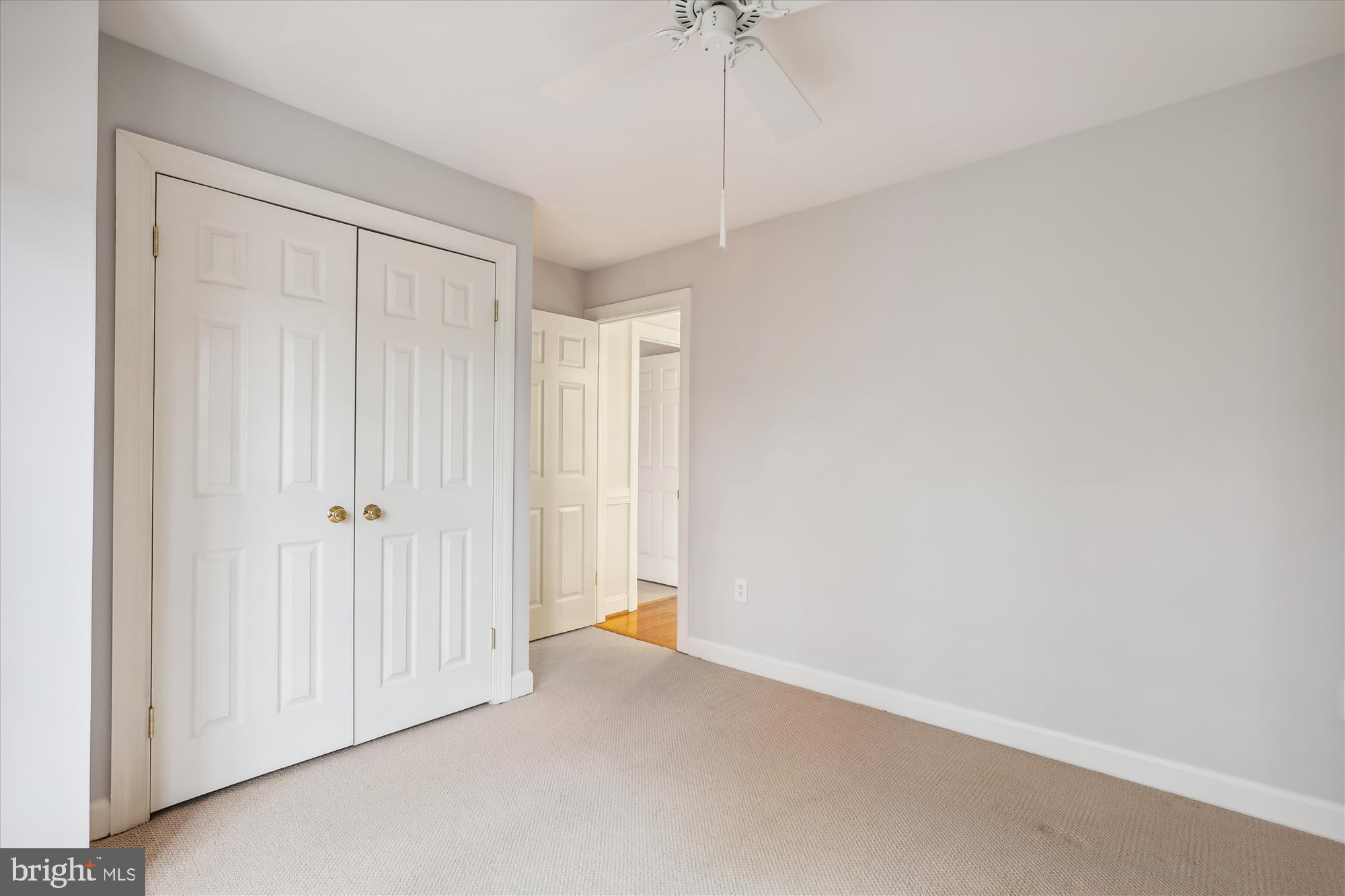 HAMPTONS OF MCLEAN - Residential Lease