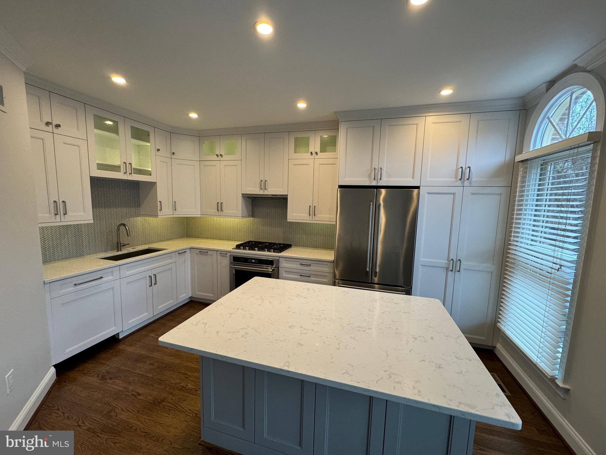 HAMPTONS OF MCLEAN - Residential Lease