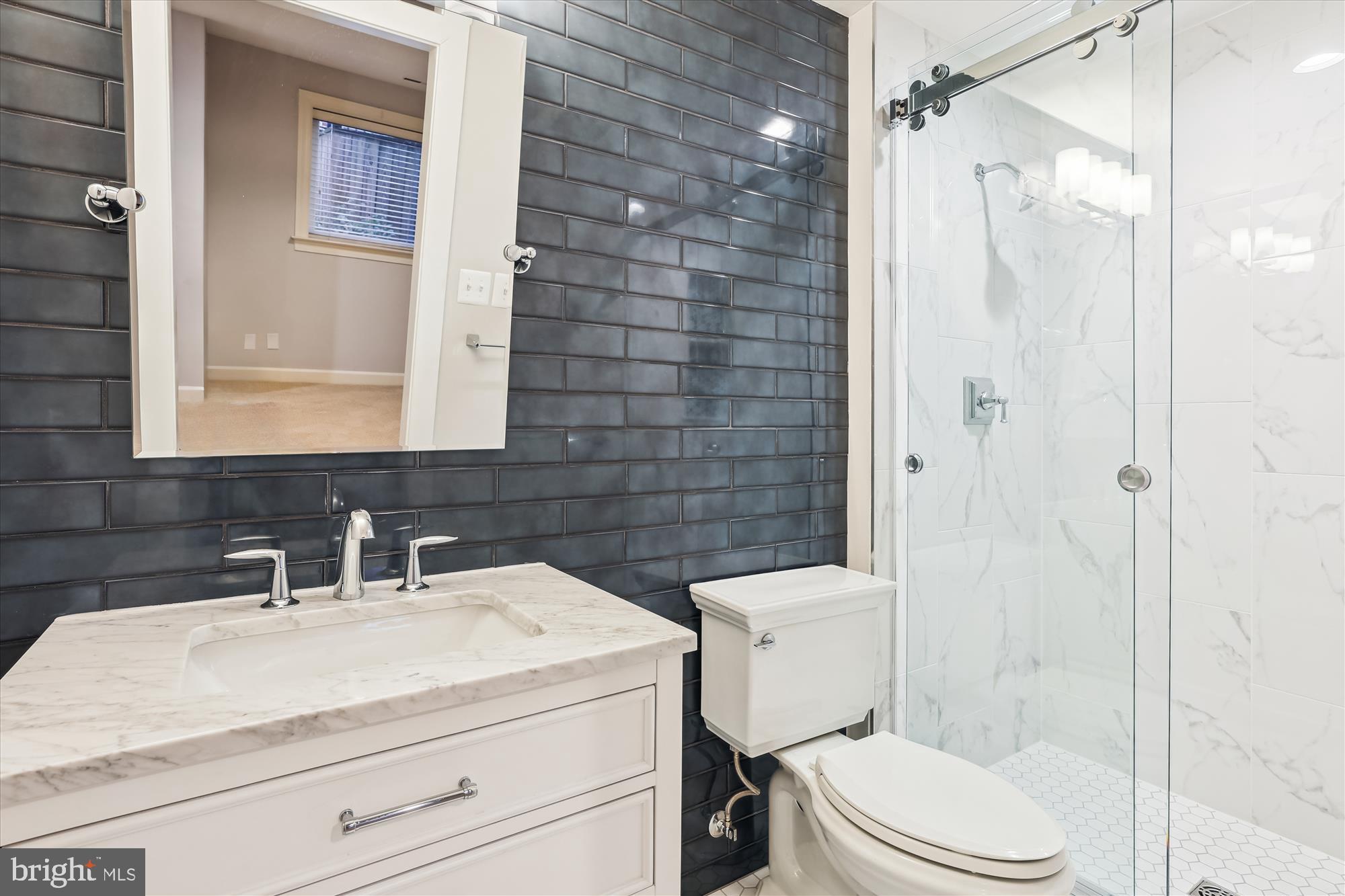 HAMPTONS OF MCLEAN - Residential Lease