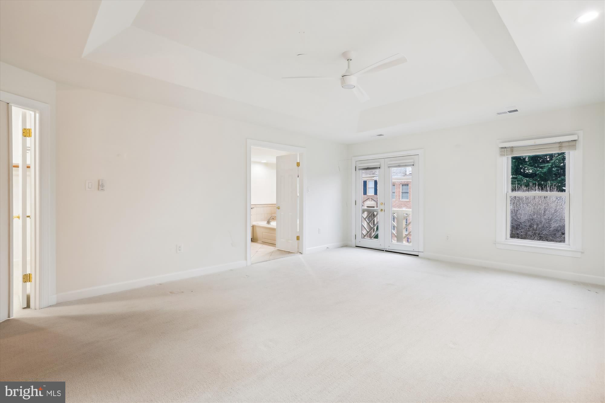 HAMPTONS OF MCLEAN - Residential Lease