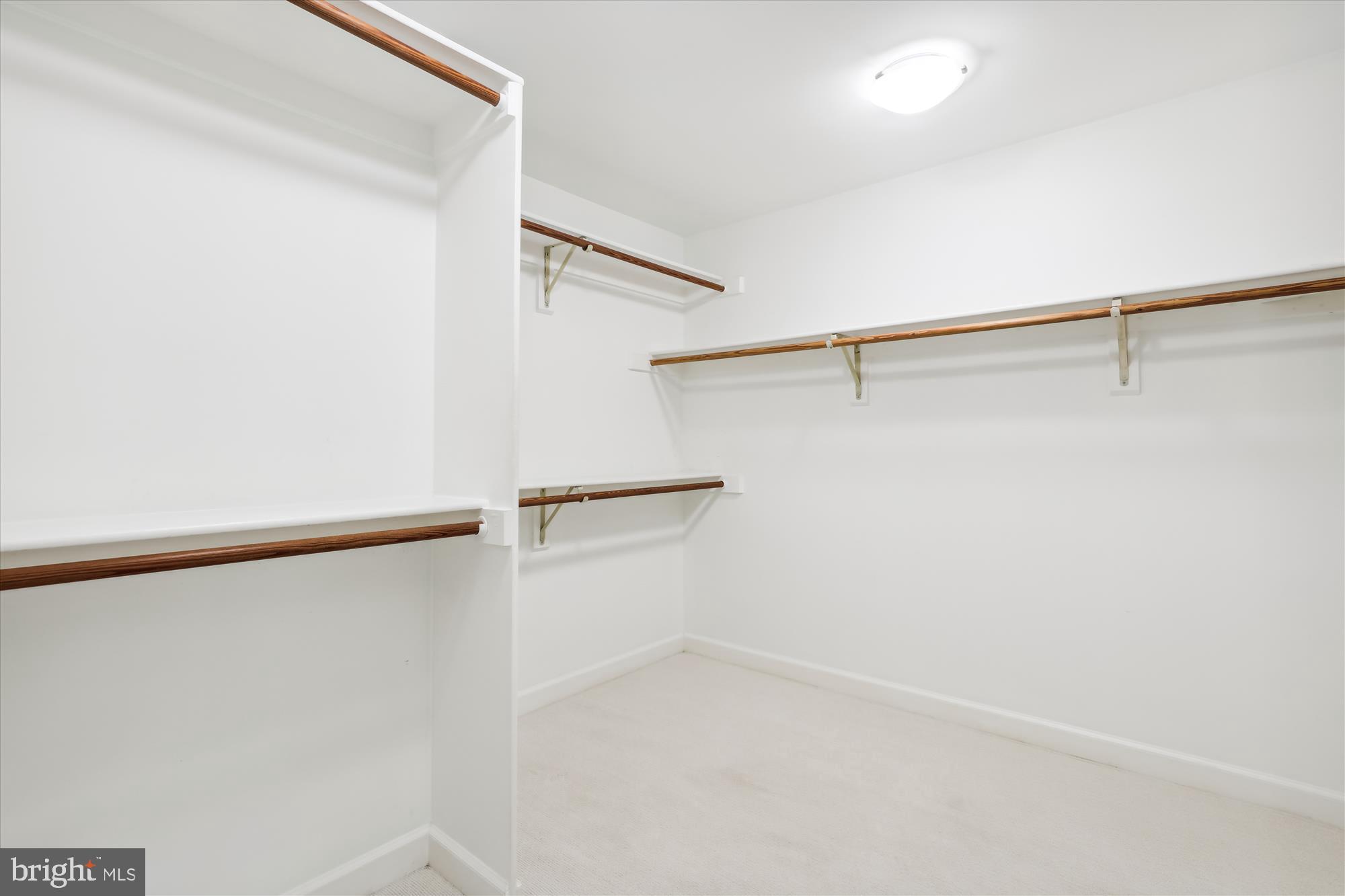 HAMPTONS OF MCLEAN - Residential Lease