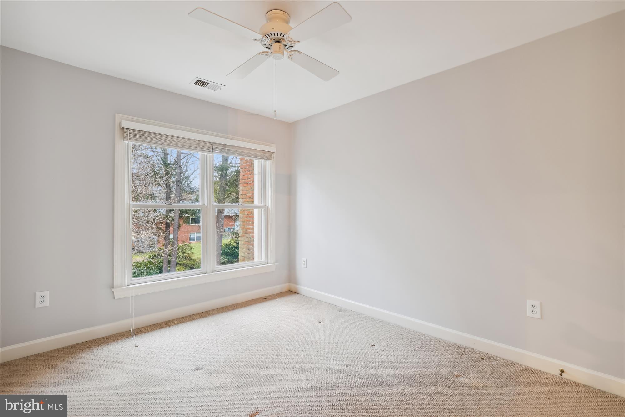 HAMPTONS OF MCLEAN - Residential Lease