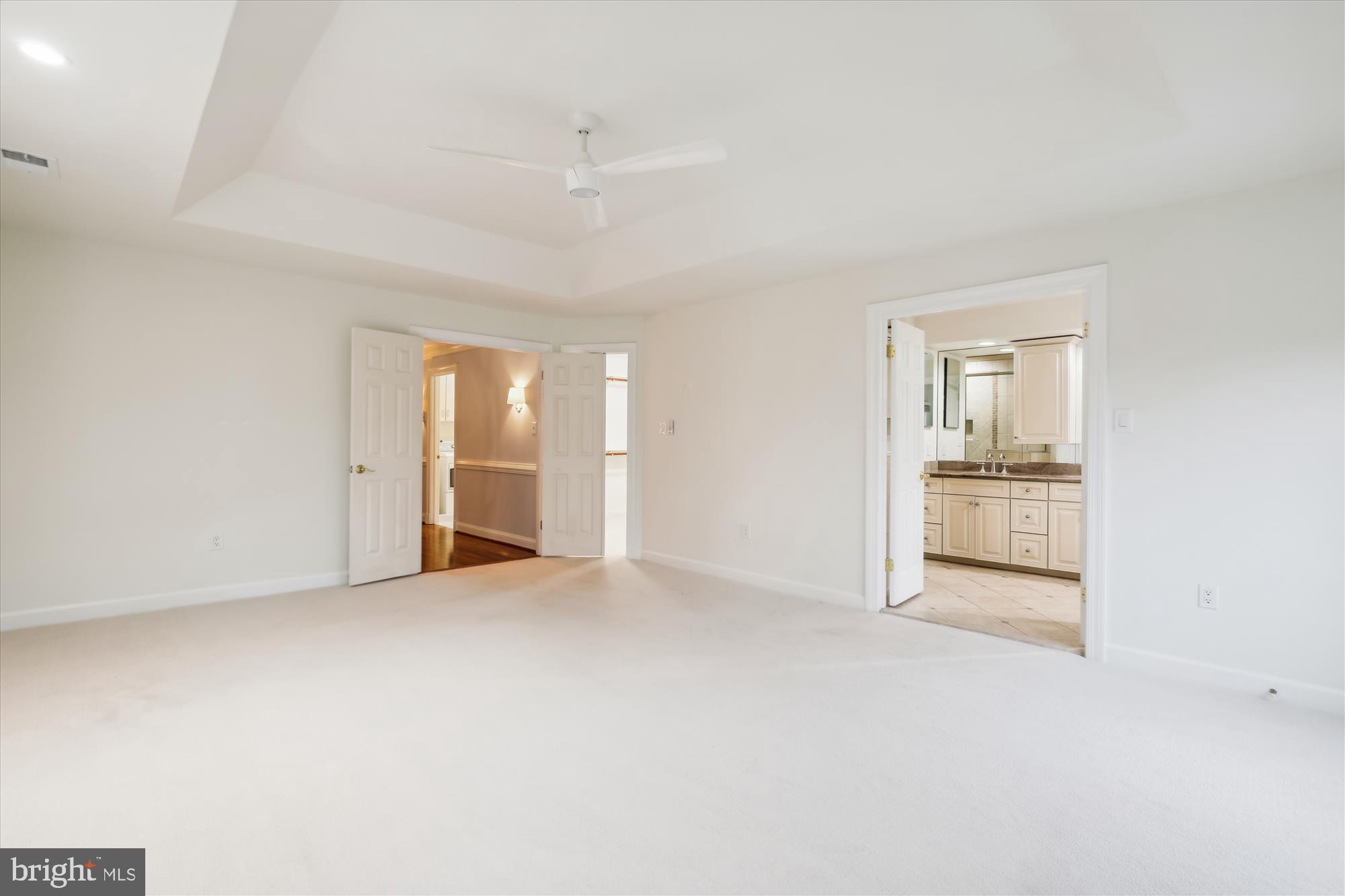 HAMPTONS OF MCLEAN - Residential Lease