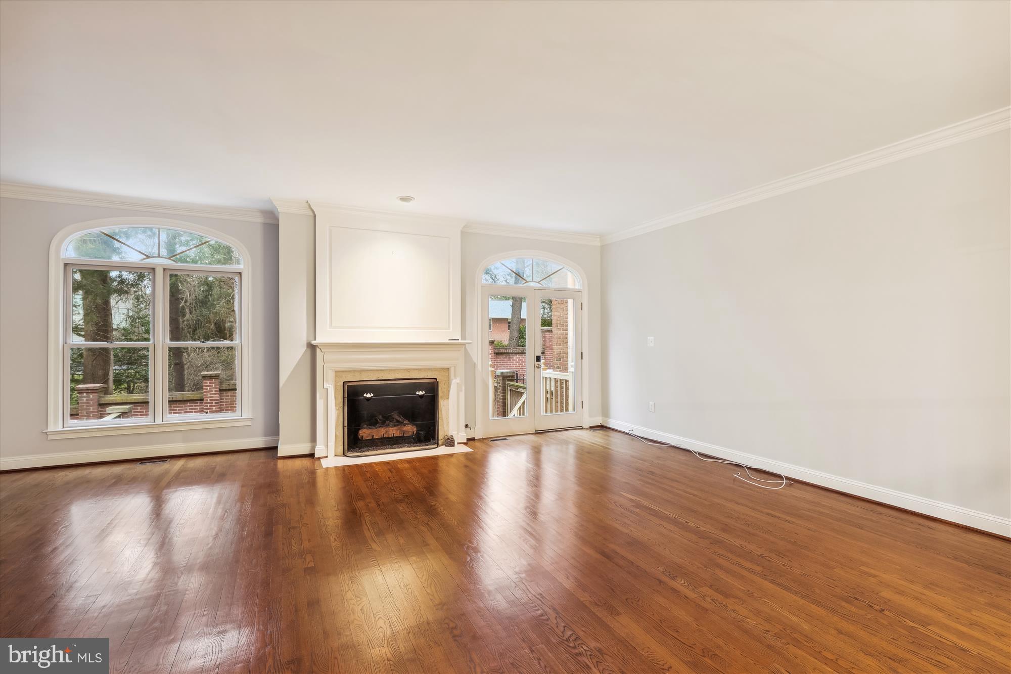 HAMPTONS OF MCLEAN - Residential Lease