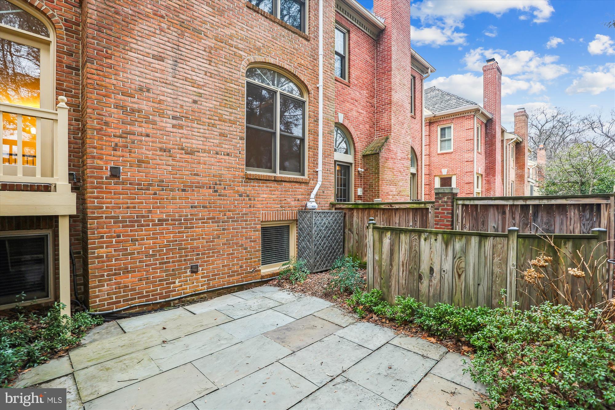 HAMPTONS OF MCLEAN - Residential Lease