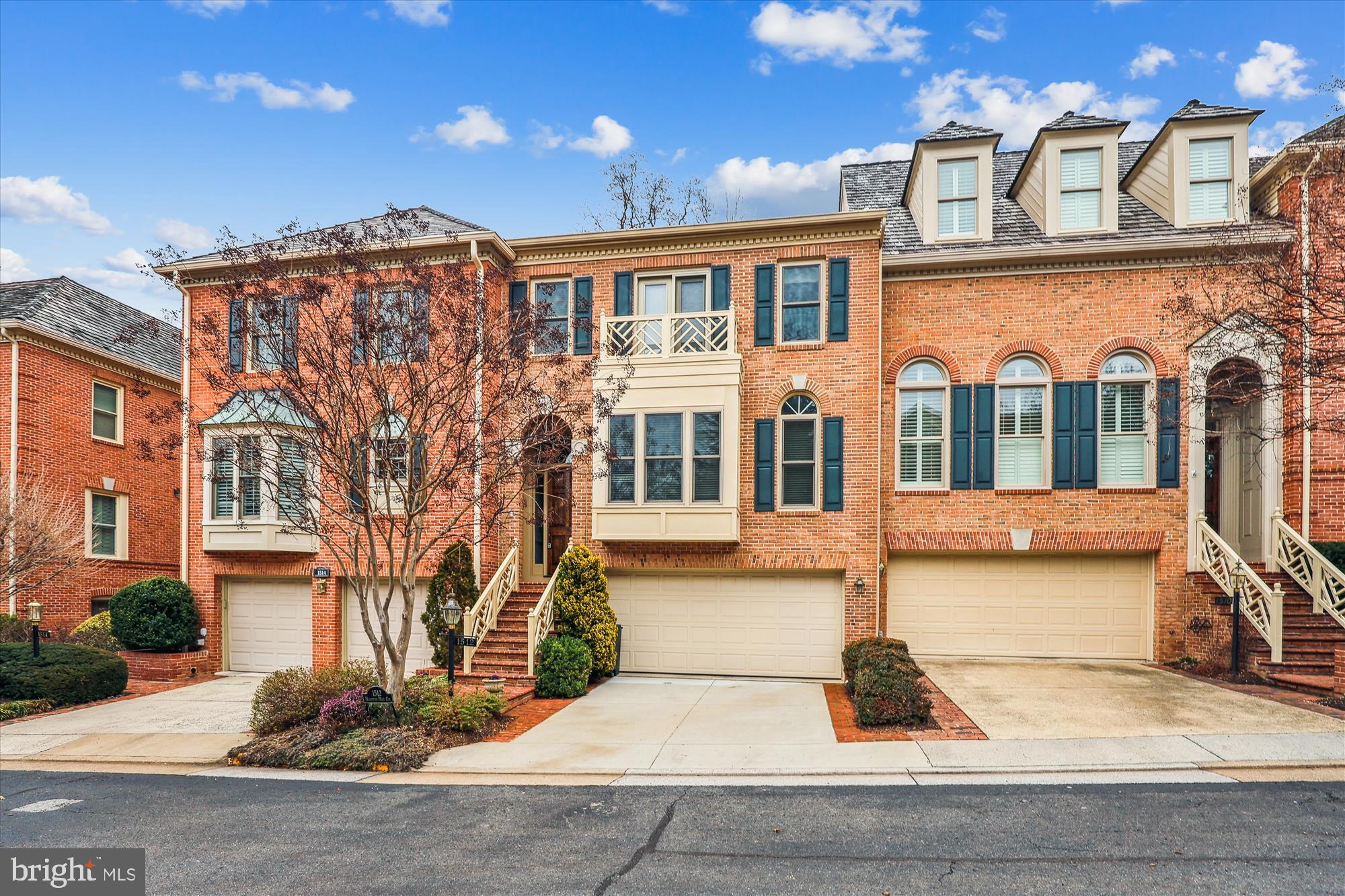 HAMPTONS OF MCLEAN - Residential Lease