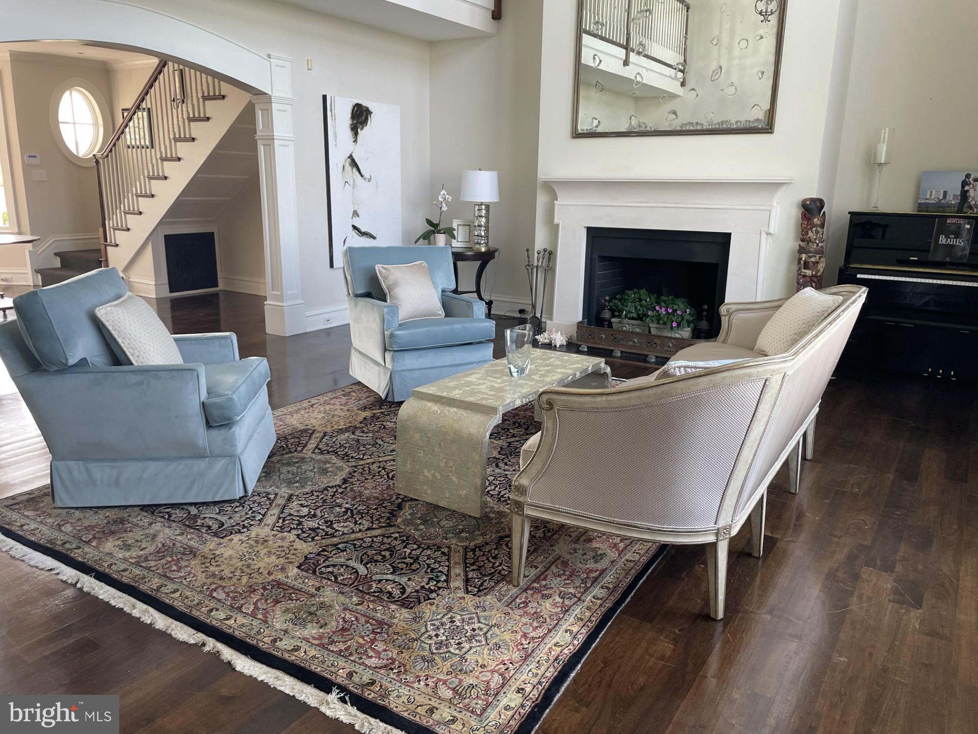 LIGHTHOUSE SOUND - Residential