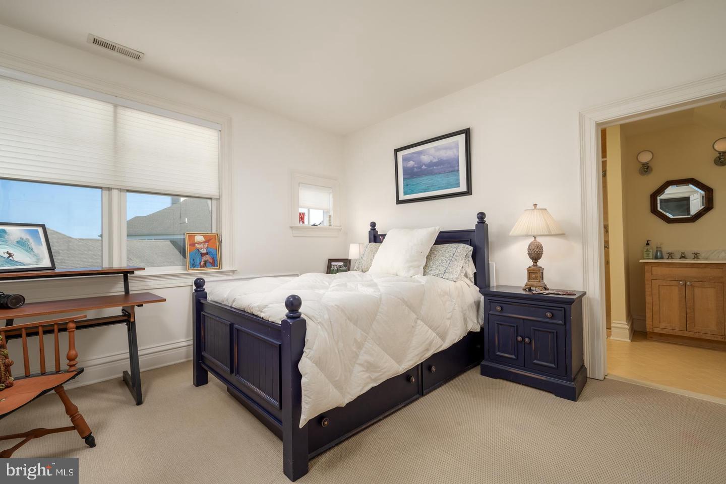 LIGHTHOUSE SOUND - Residential
