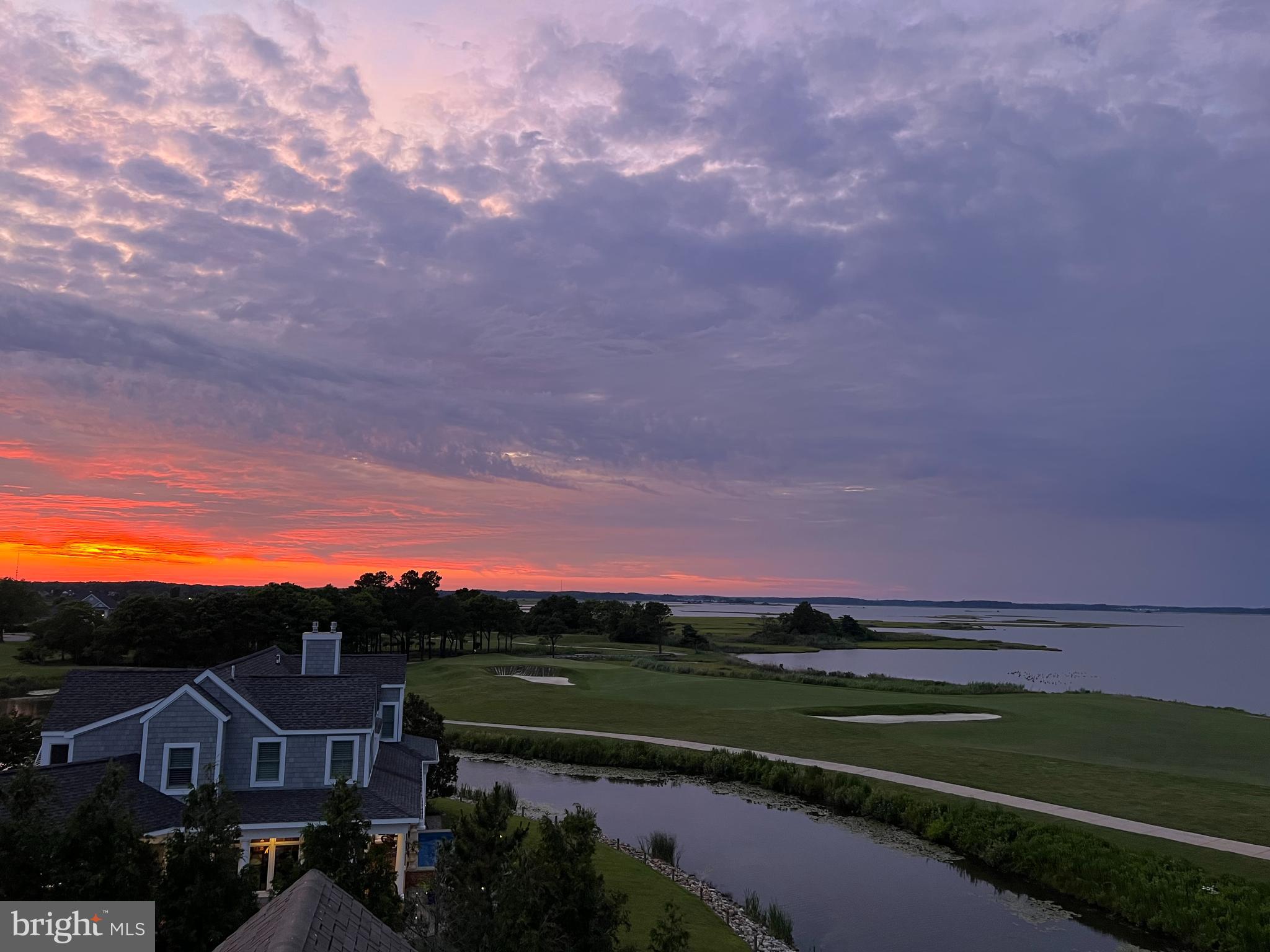 LIGHTHOUSE SOUND - Residential