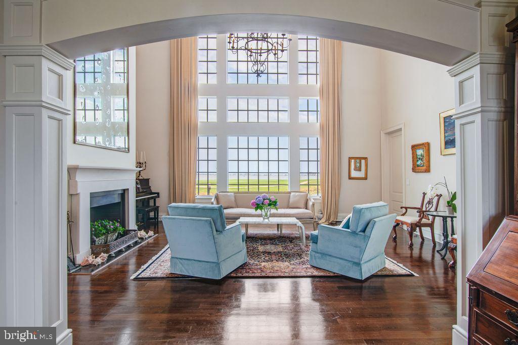 LIGHTHOUSE SOUND - Residential