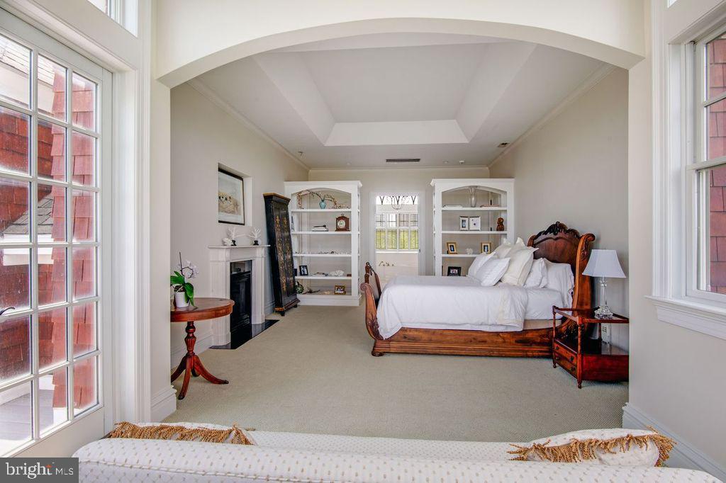 LIGHTHOUSE SOUND - Residential