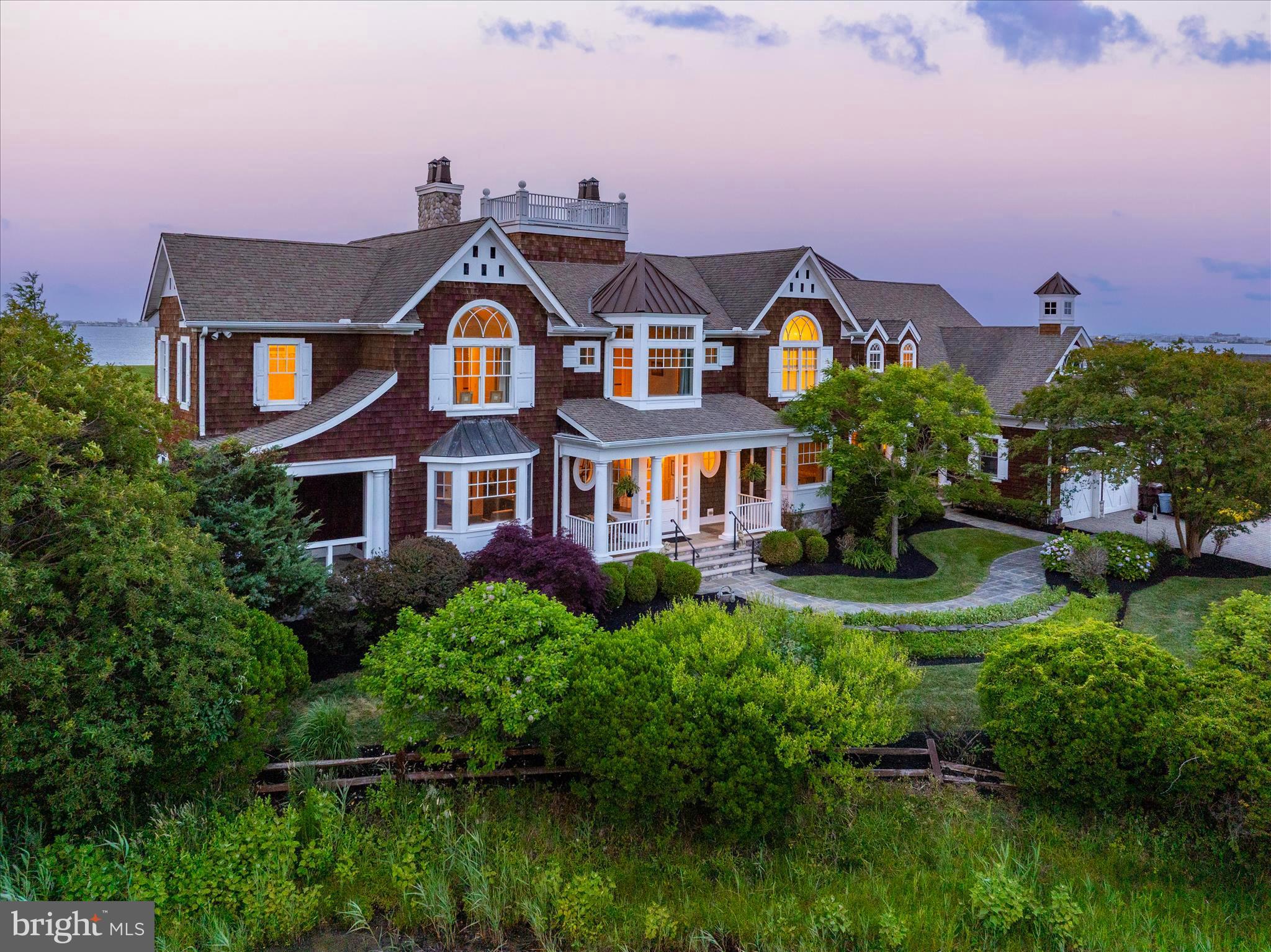 LIGHTHOUSE SOUND - Residential
