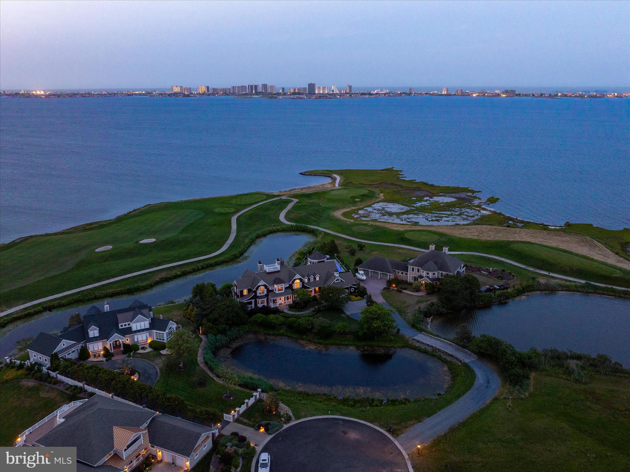 LIGHTHOUSE SOUND - Residential