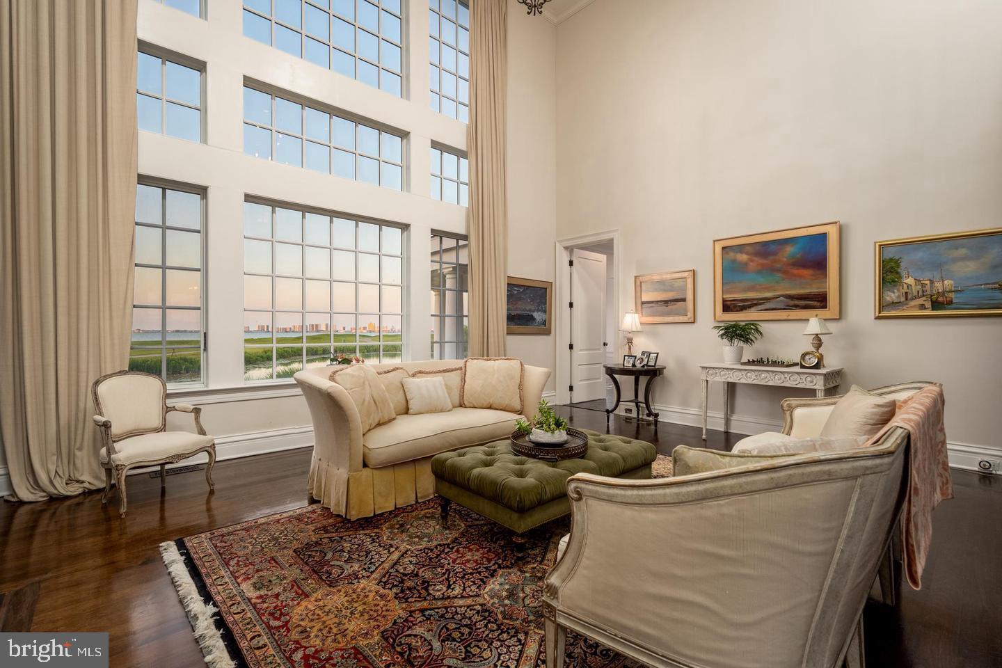 LIGHTHOUSE SOUND - Residential