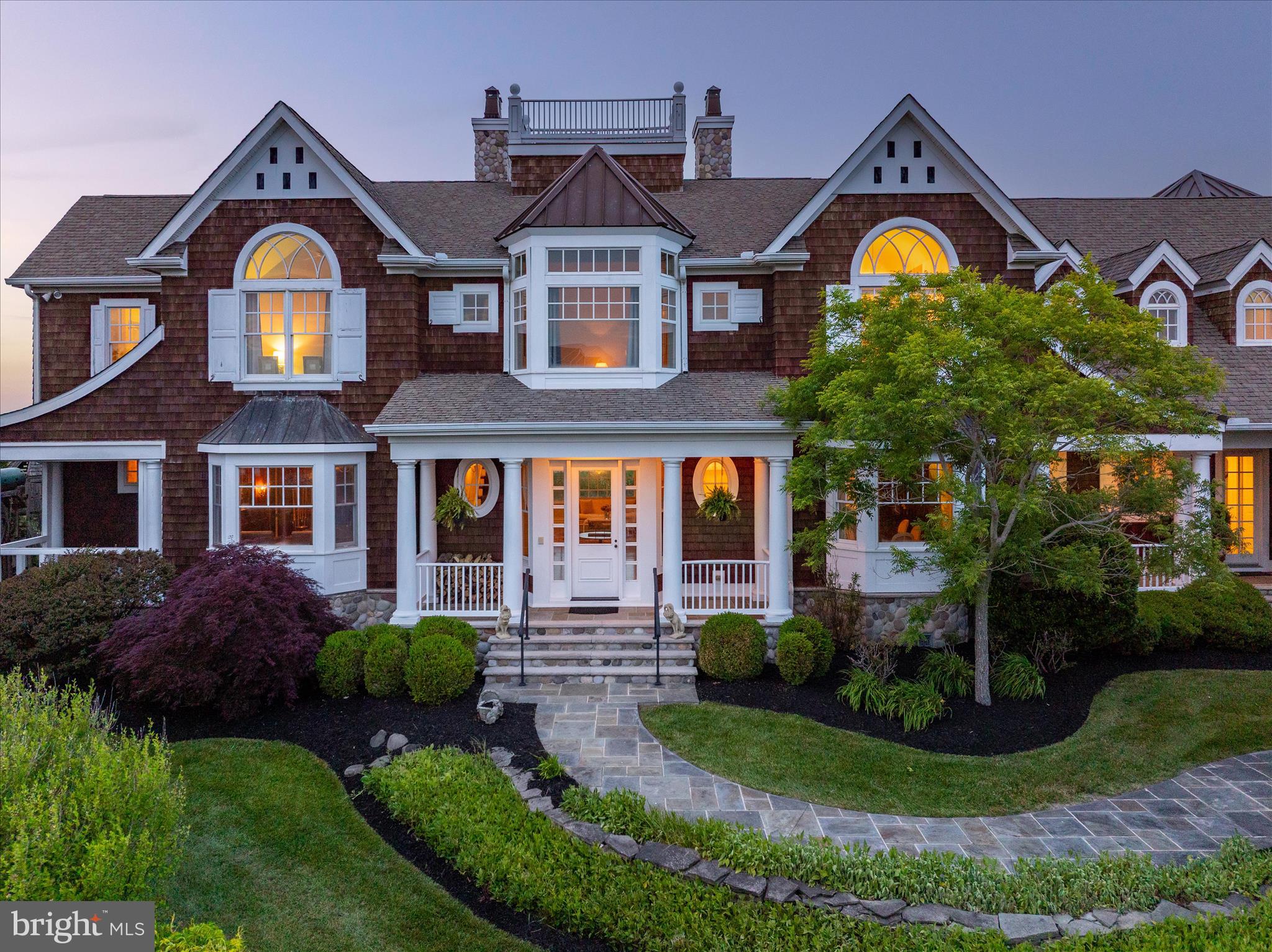 LIGHTHOUSE SOUND - Residential