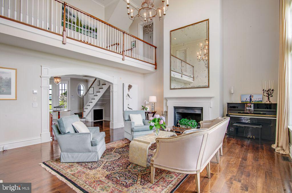 LIGHTHOUSE SOUND - Residential
