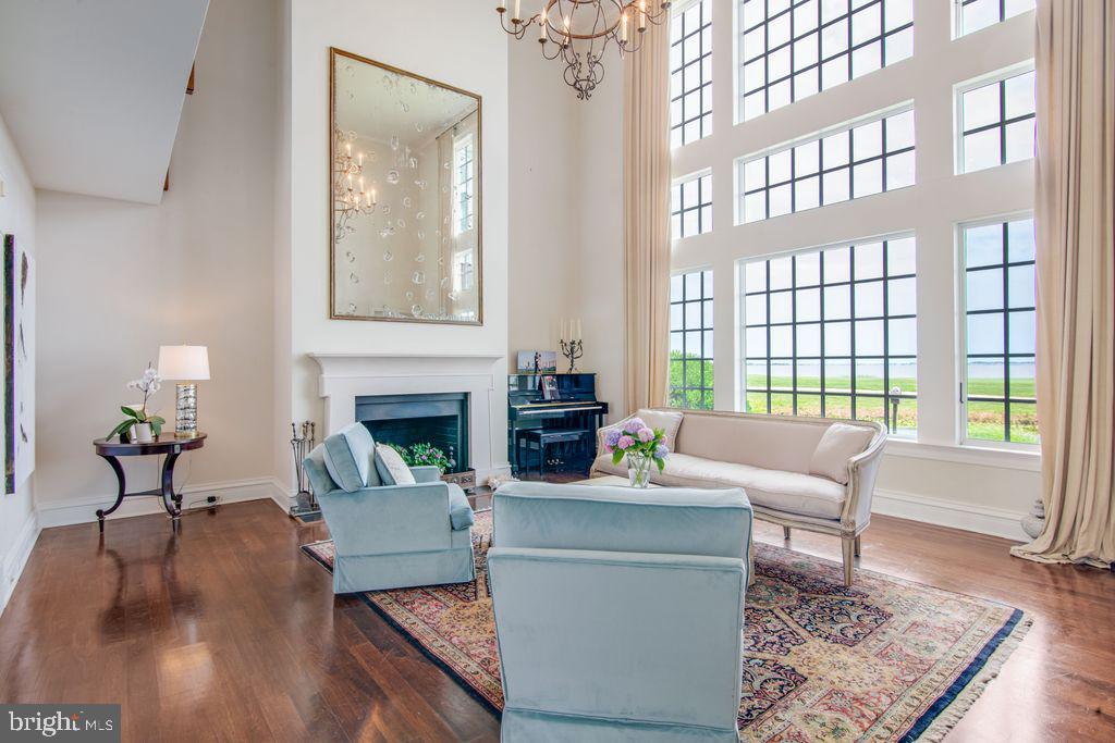 LIGHTHOUSE SOUND - Residential