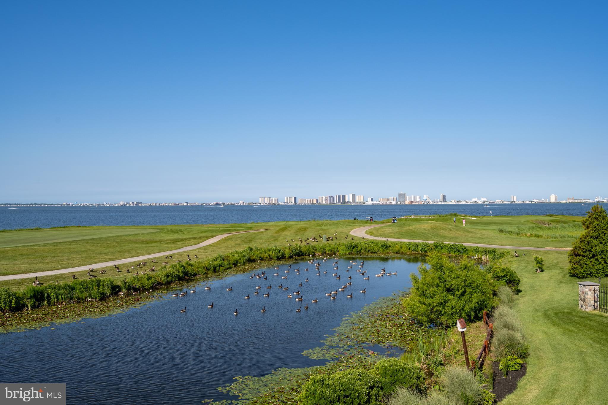 LIGHTHOUSE SOUND - Residential