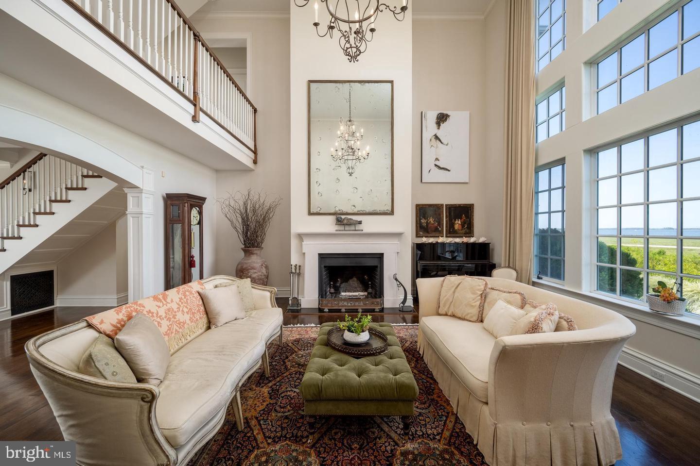 LIGHTHOUSE SOUND - Residential