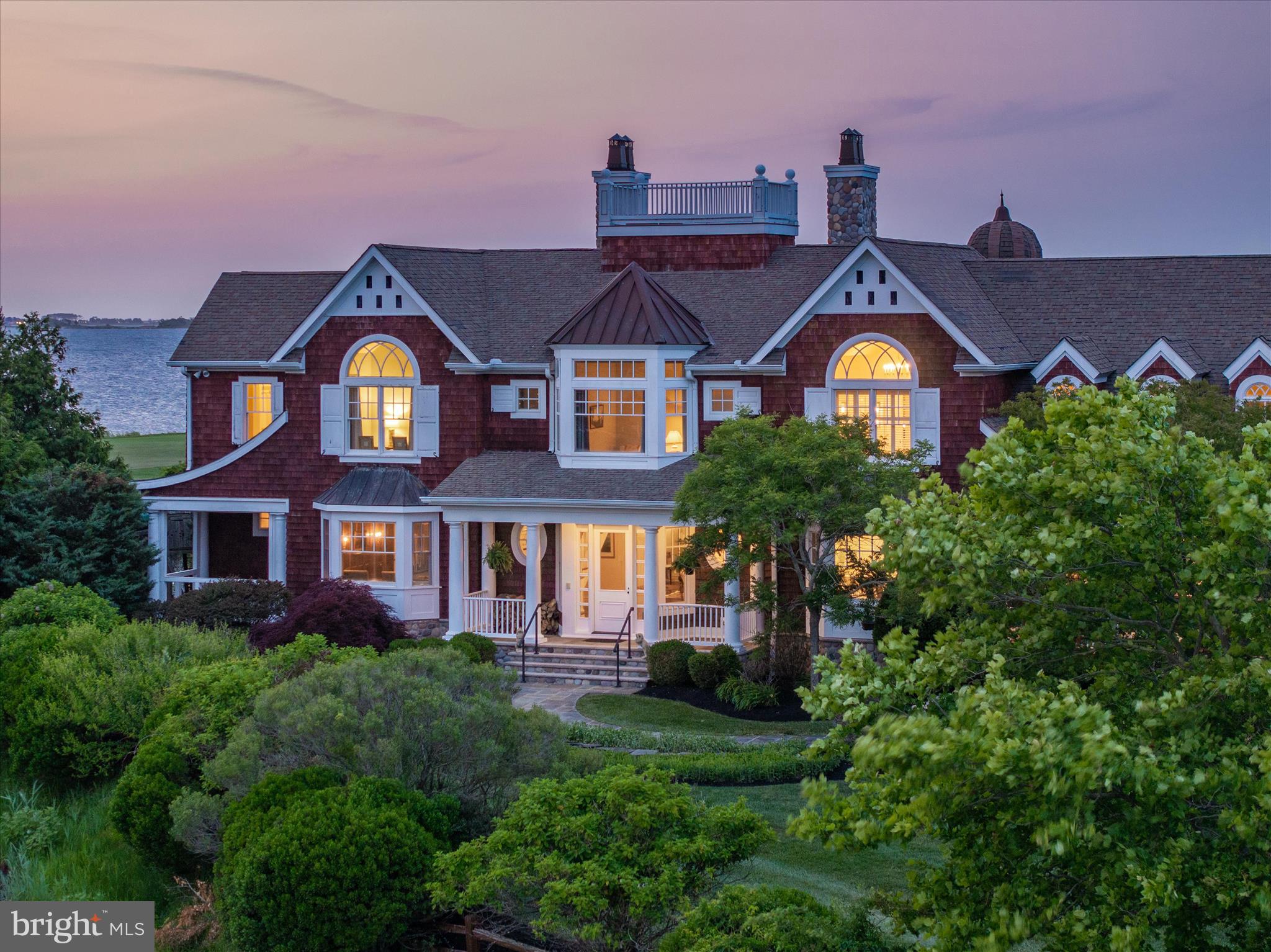 LIGHTHOUSE SOUND - Residential