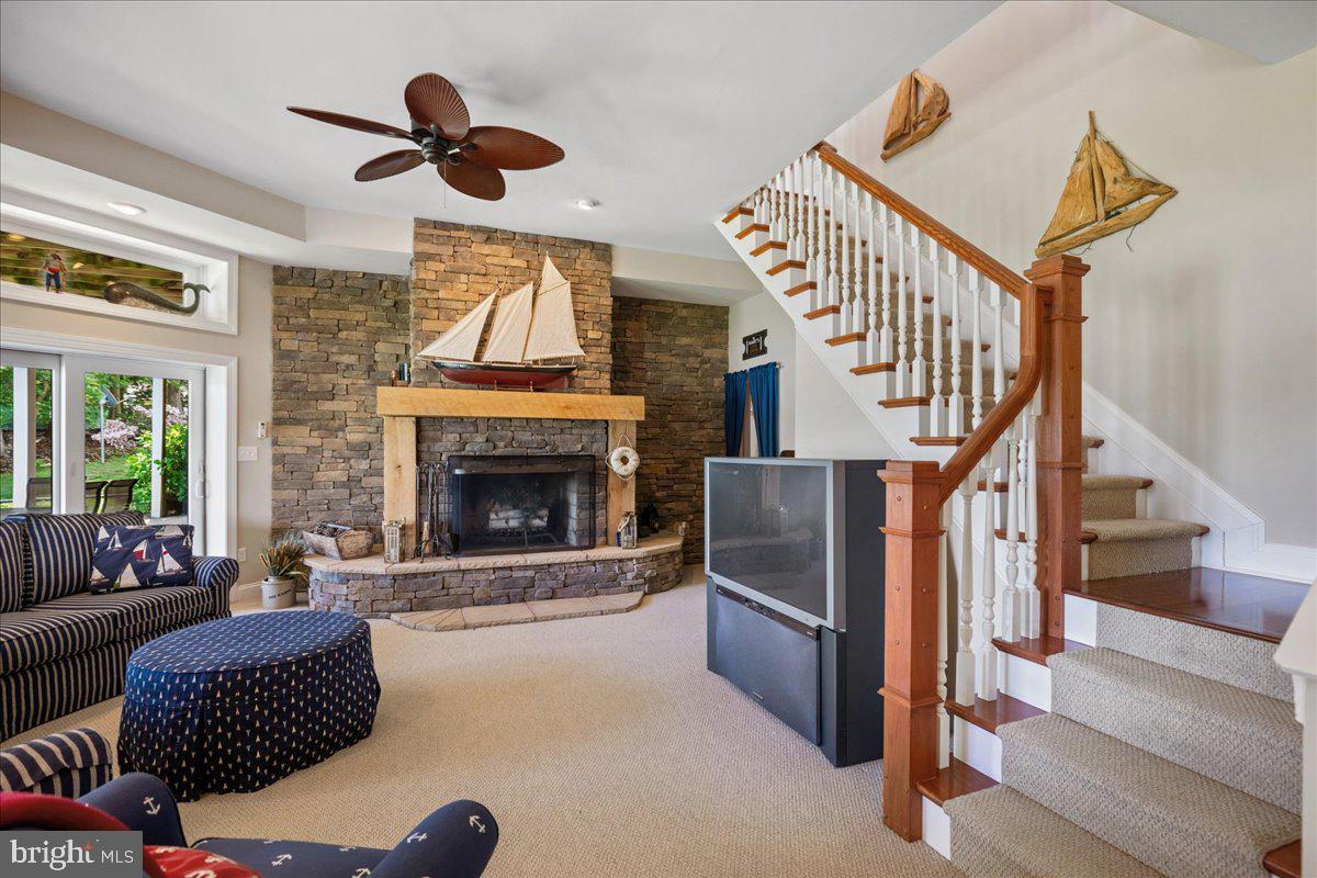 CLARKES LANDING - Residential
