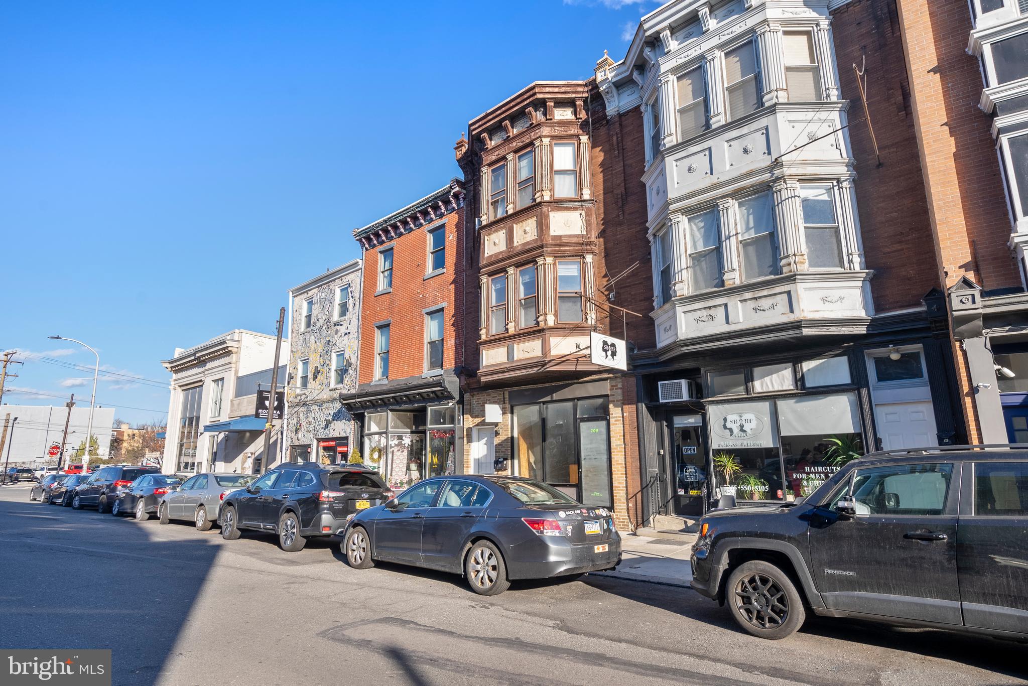 QUEEN VILLAGE - Commercial Sale