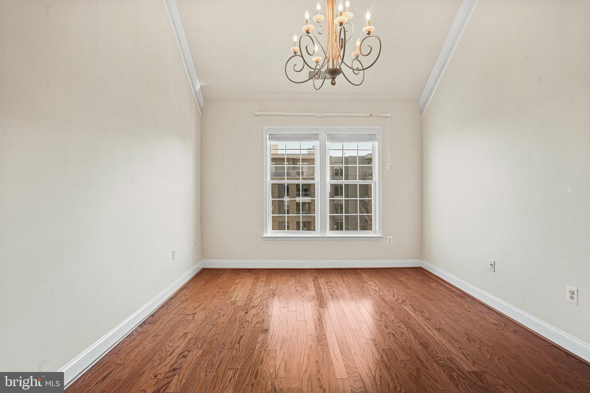 KING FARM IRVINGTON - Residential