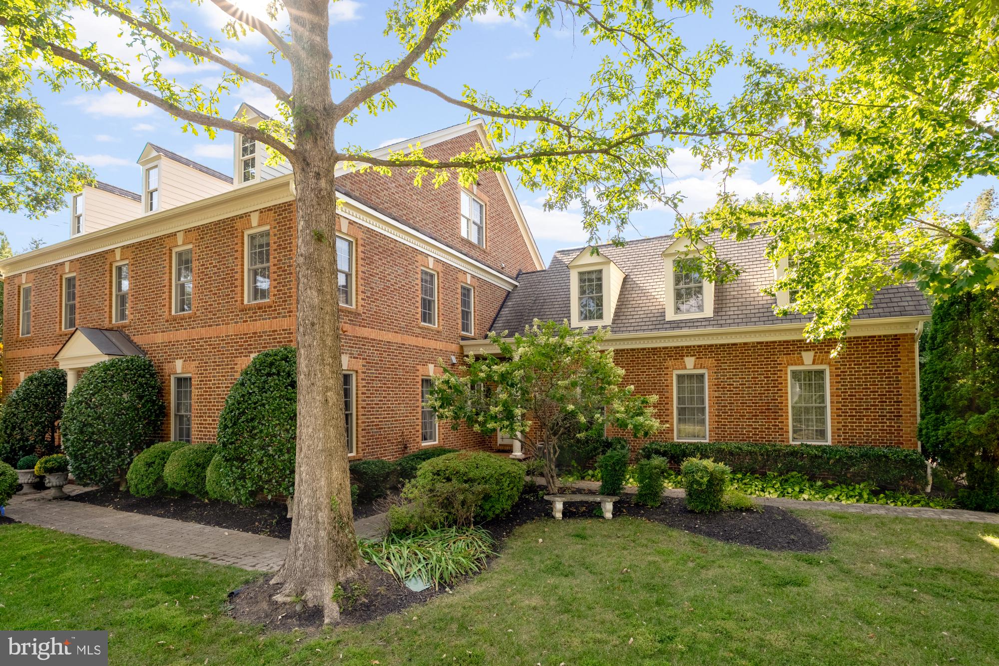 LINWAY PARK OF MCLEAN - Residential