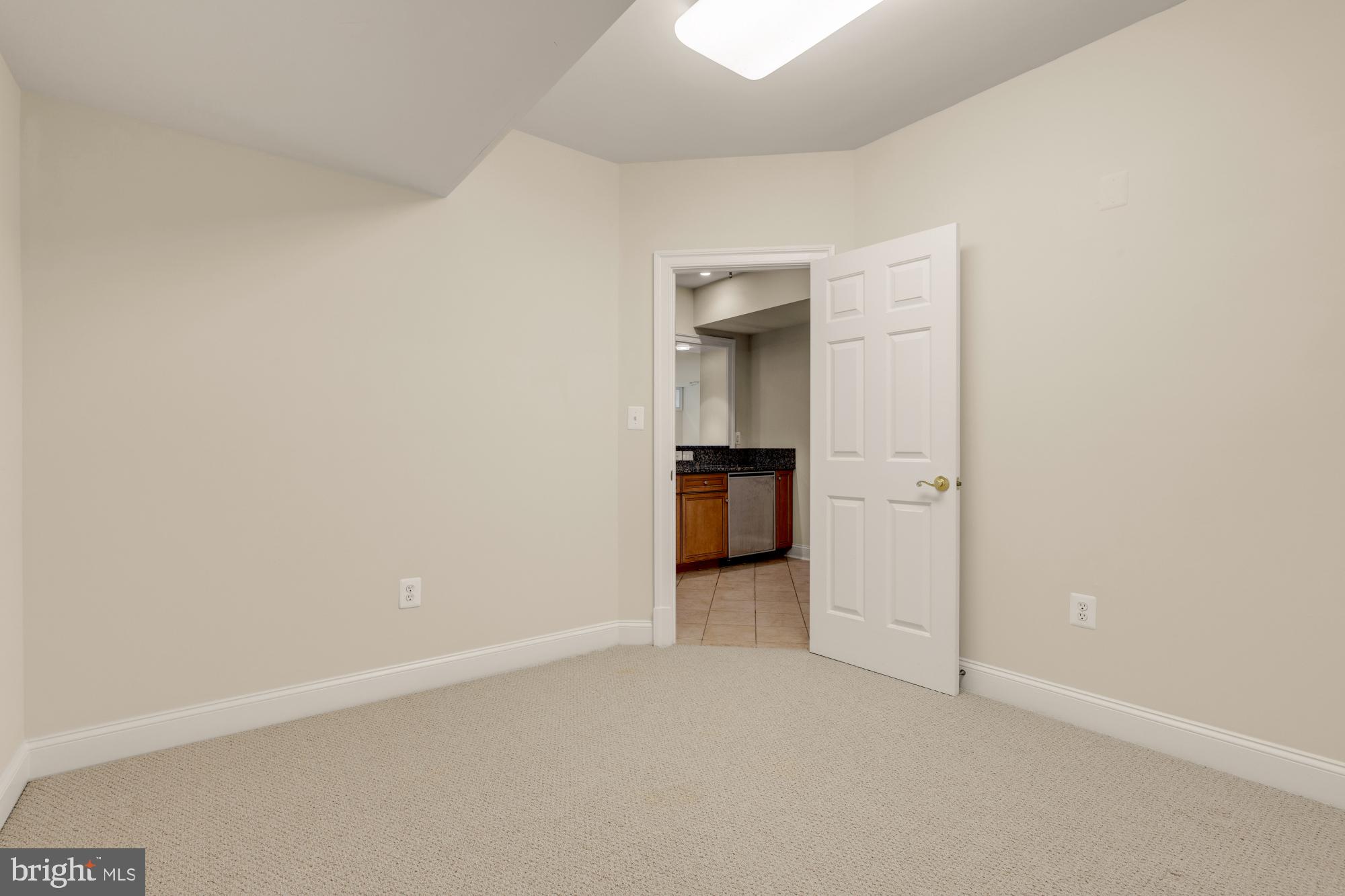 LINWAY PARK OF MCLEAN - Residential