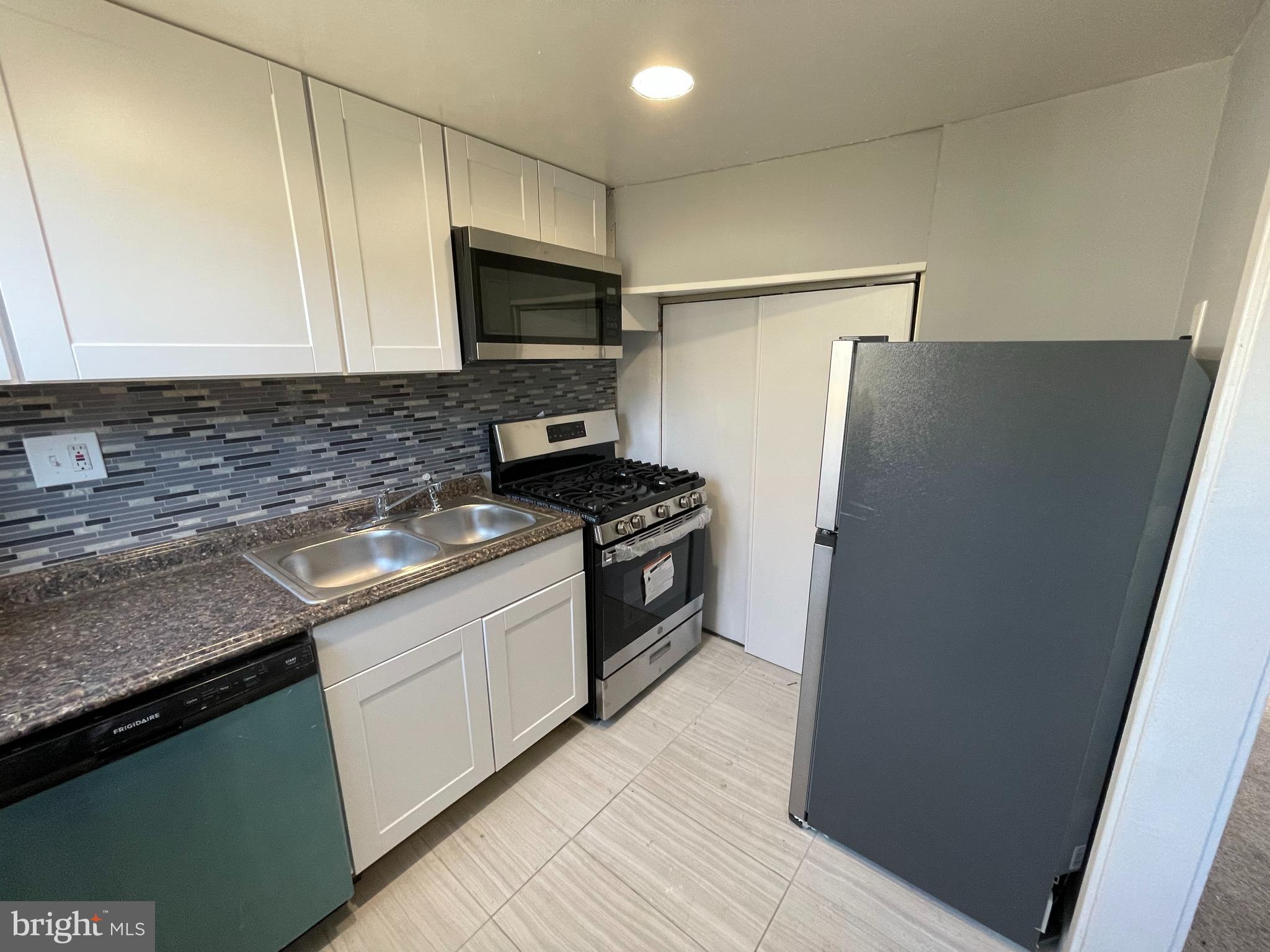 Rare sun-filled corner/end unit with 3-sided views, extra windows, and enhanced privacy. Freshly painted throughout with stainless steel appliances, tiled backsplash, and major exterior updates including roof and siding replaced within the last 5 years. Conveniently located minutes from Branch Ave Metro, National Harbor, MGM, shopping, dining, major commuter routes, and Washington, DC. Ideal for first-time buyers, downsizers, or investors seeking comfort, convenience, and value.
