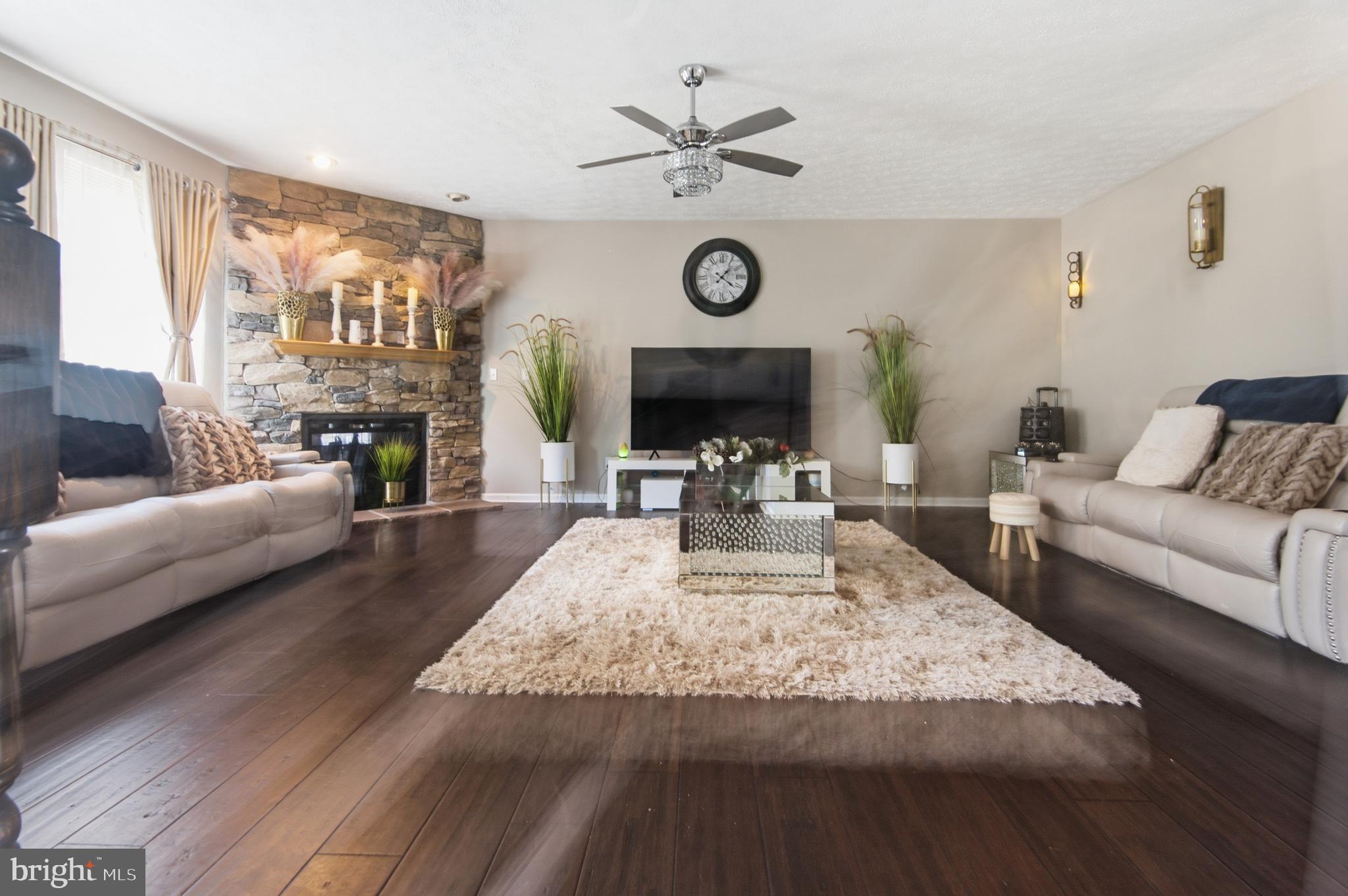 TOWNSEND VILLAGE IL - Residential