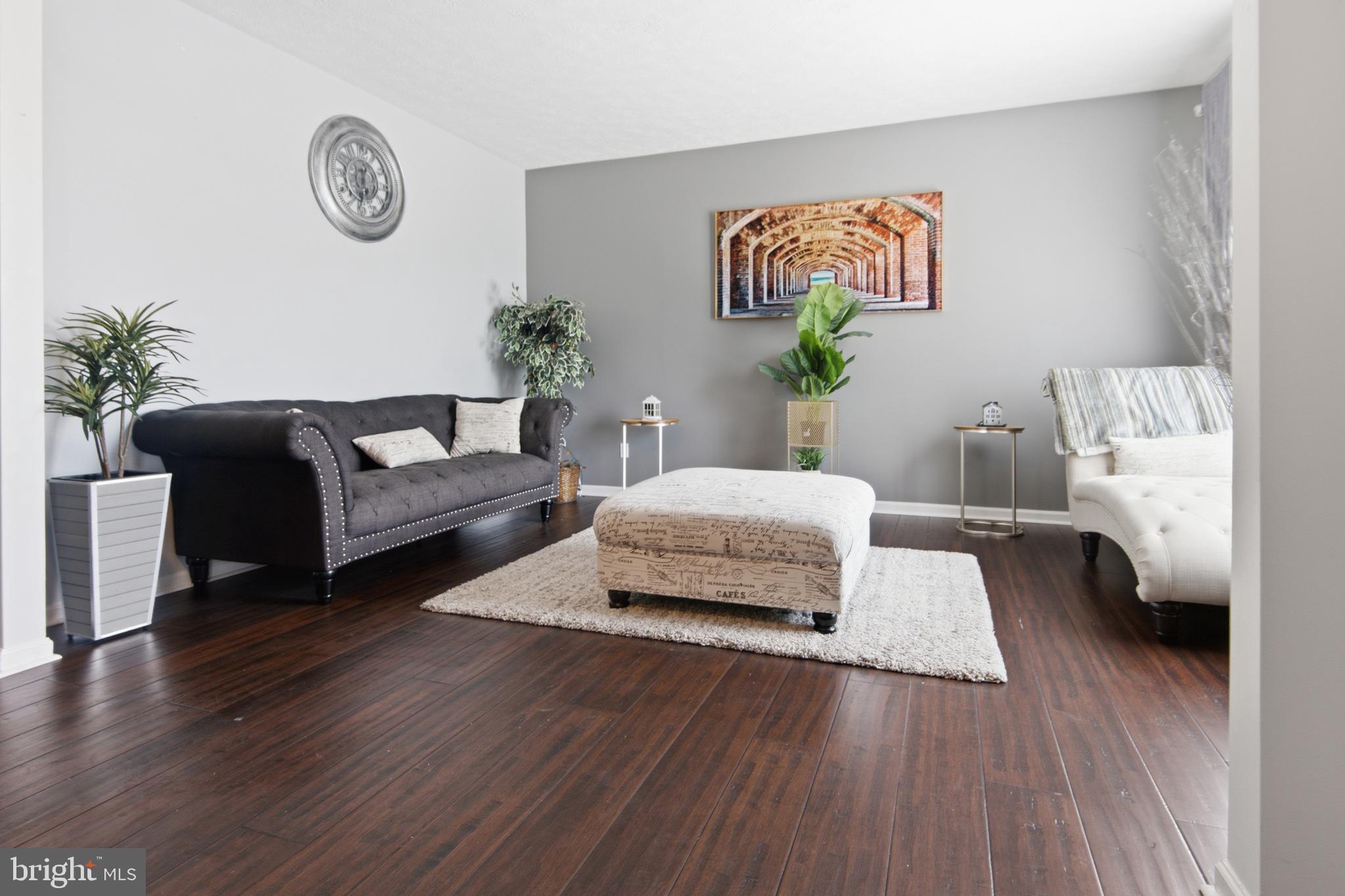 TOWNSEND VILLAGE IL - Residential