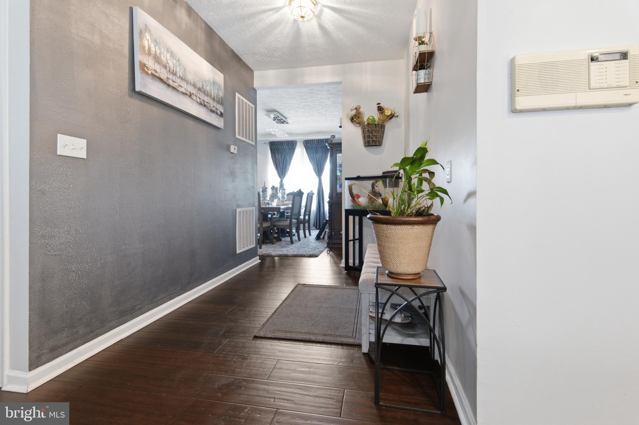 TOWNSEND VILLAGE IL - Residential