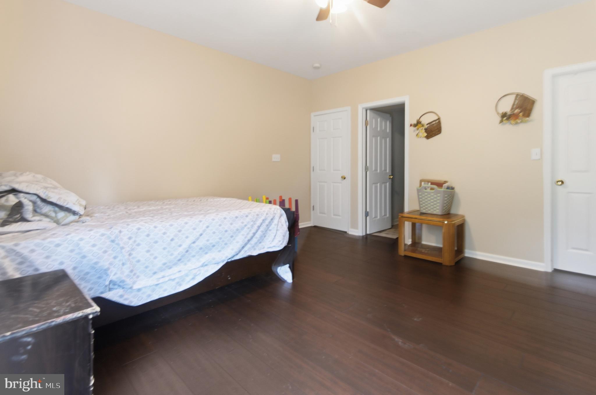 TOWNSEND VILLAGE IL - Residential