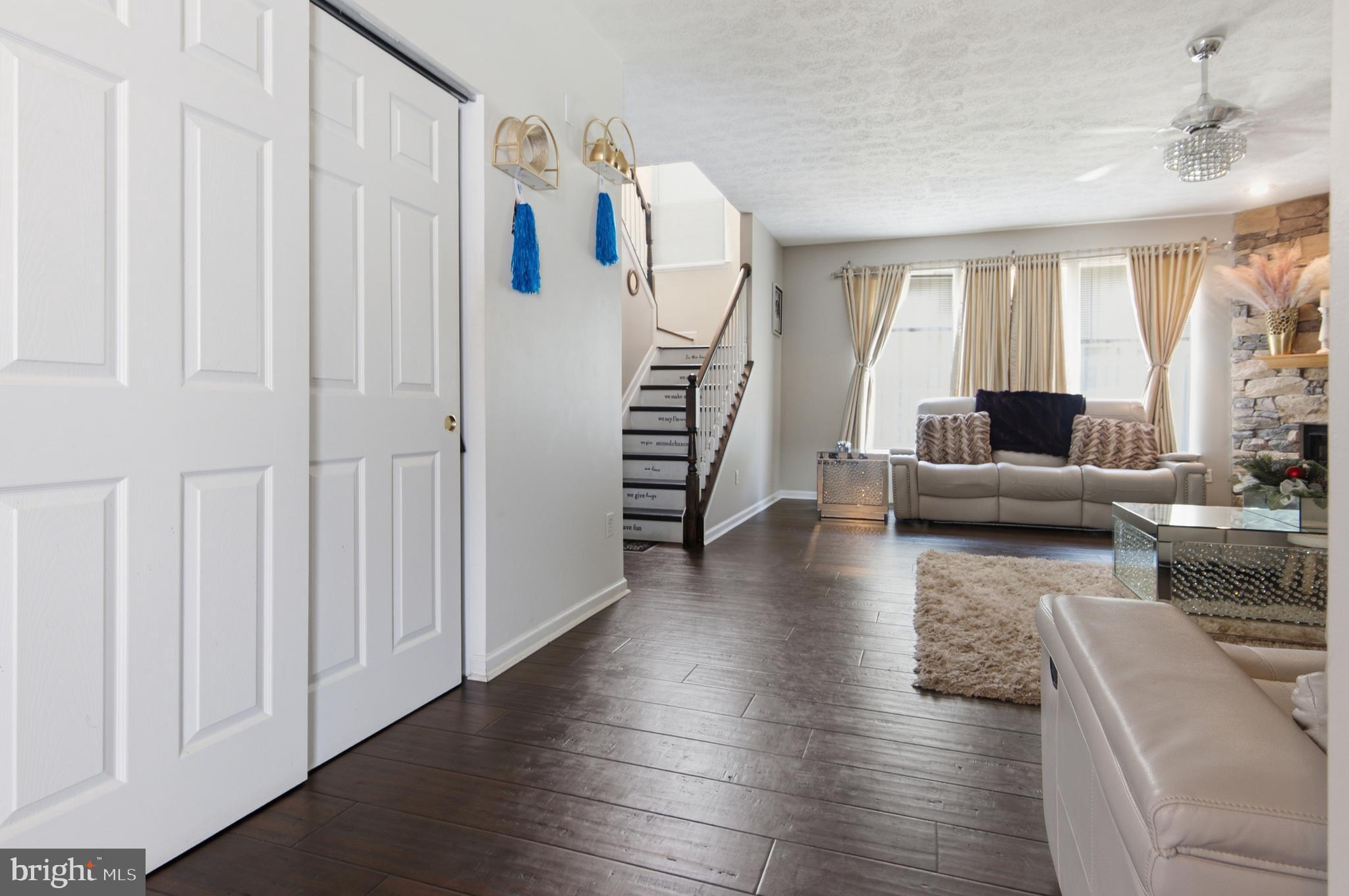 TOWNSEND VILLAGE IL - Residential
