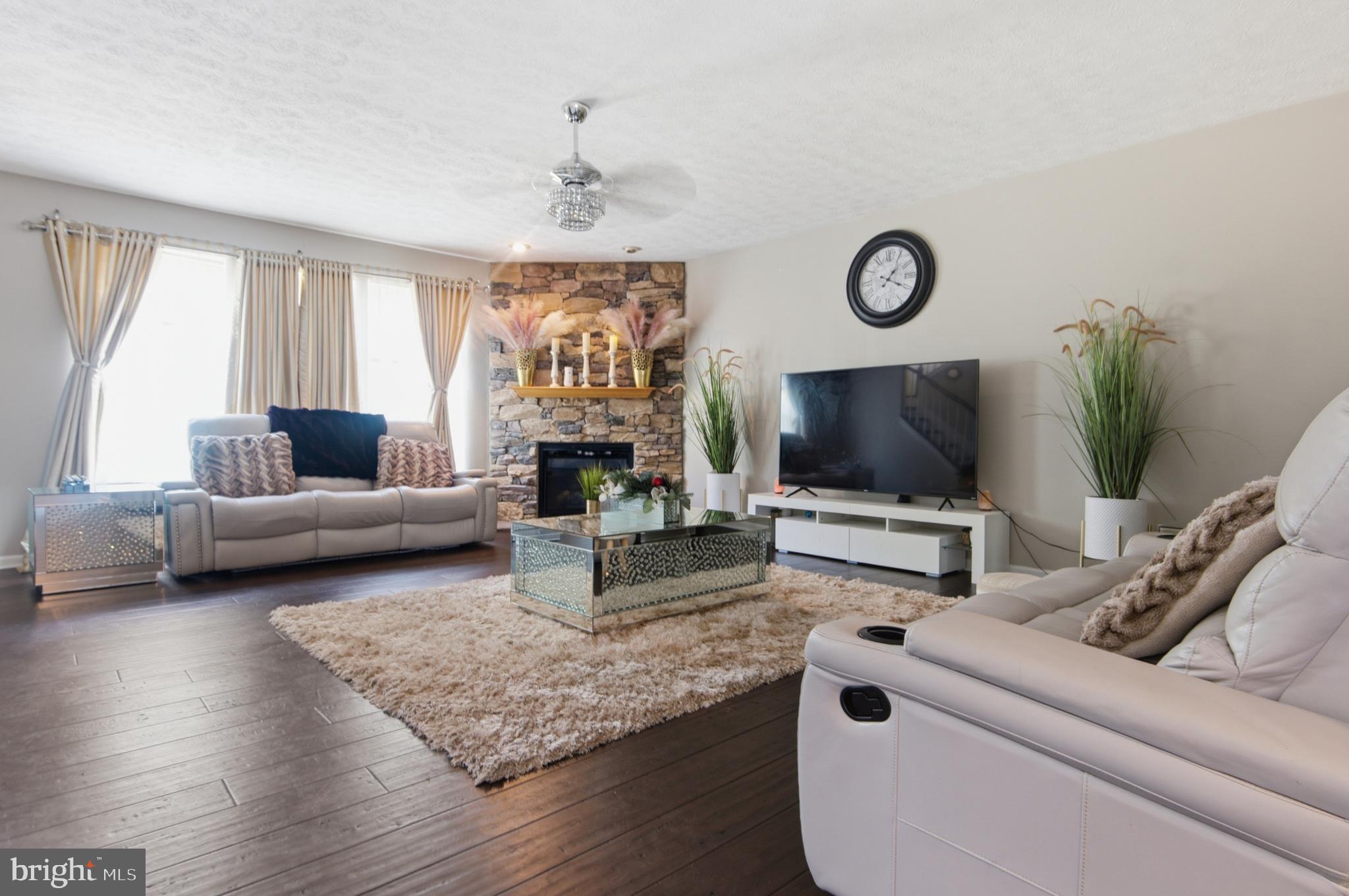 TOWNSEND VILLAGE IL - Residential