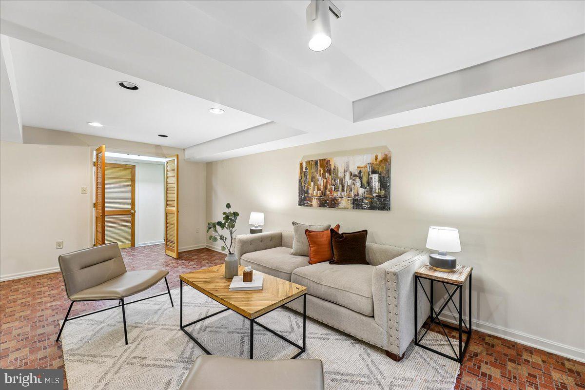 ROSEMARY HILLS - Residential