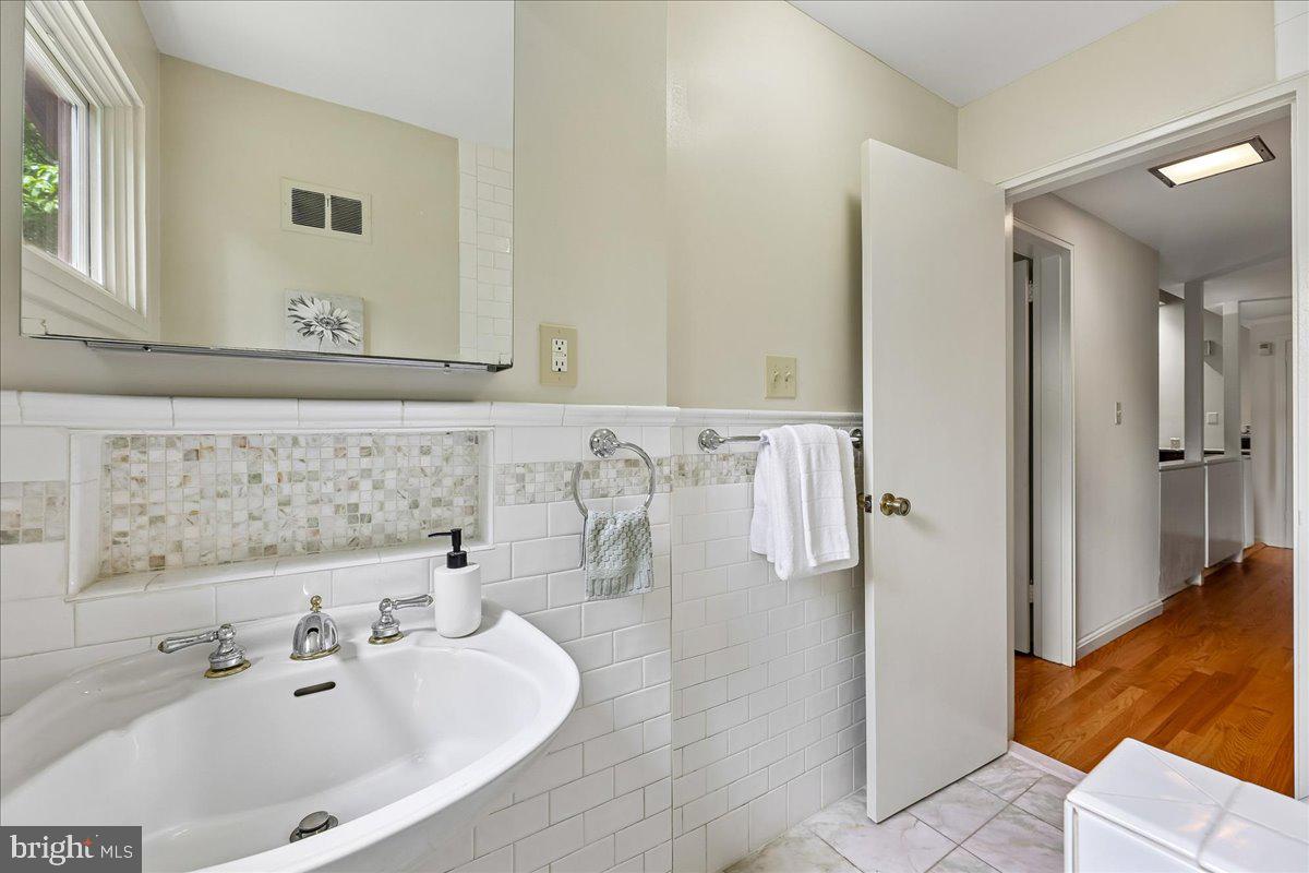 ROSEMARY HILLS - Residential