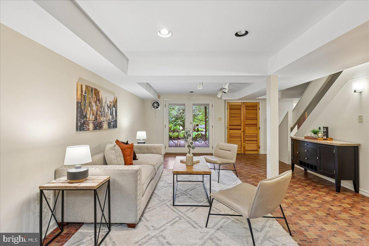 ROSEMARY HILLS - Residential