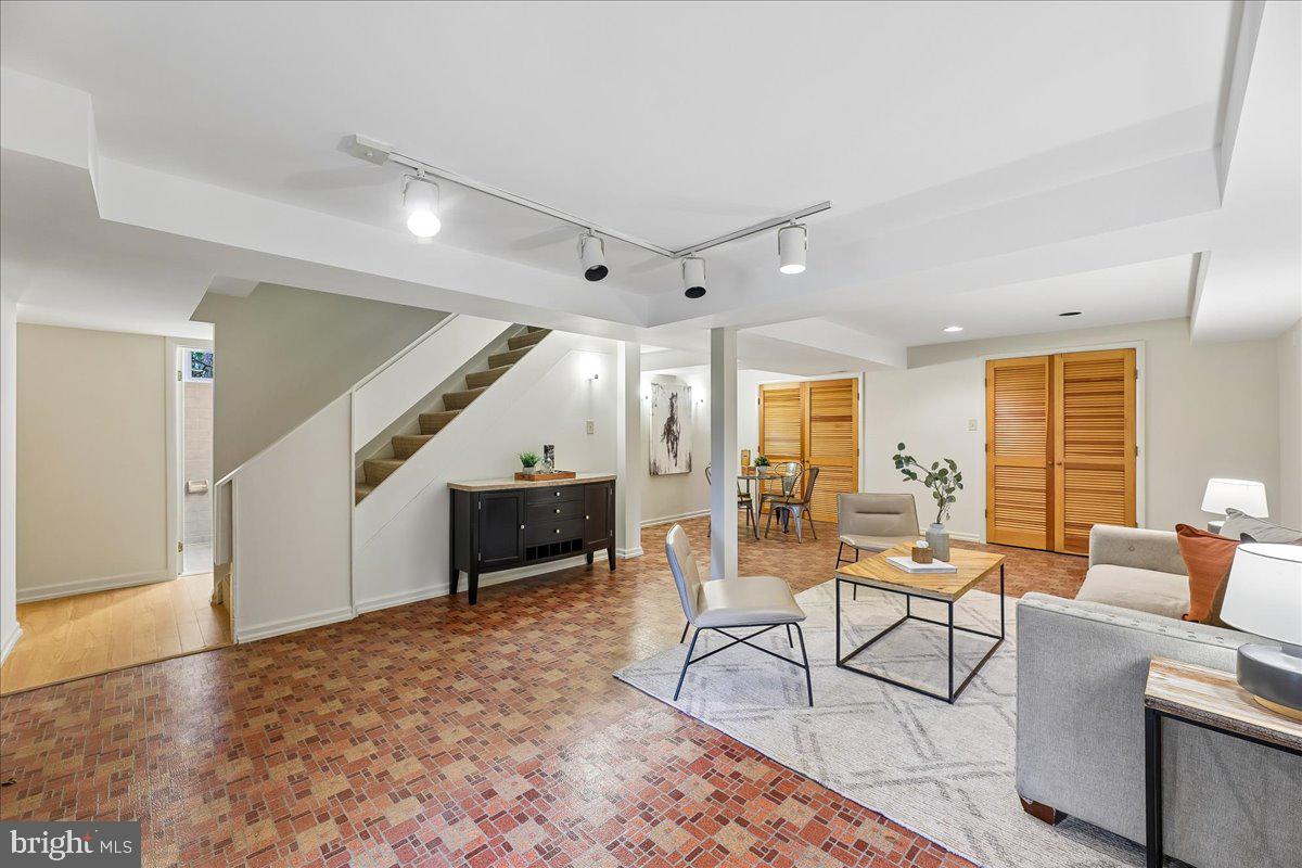 ROSEMARY HILLS - Residential