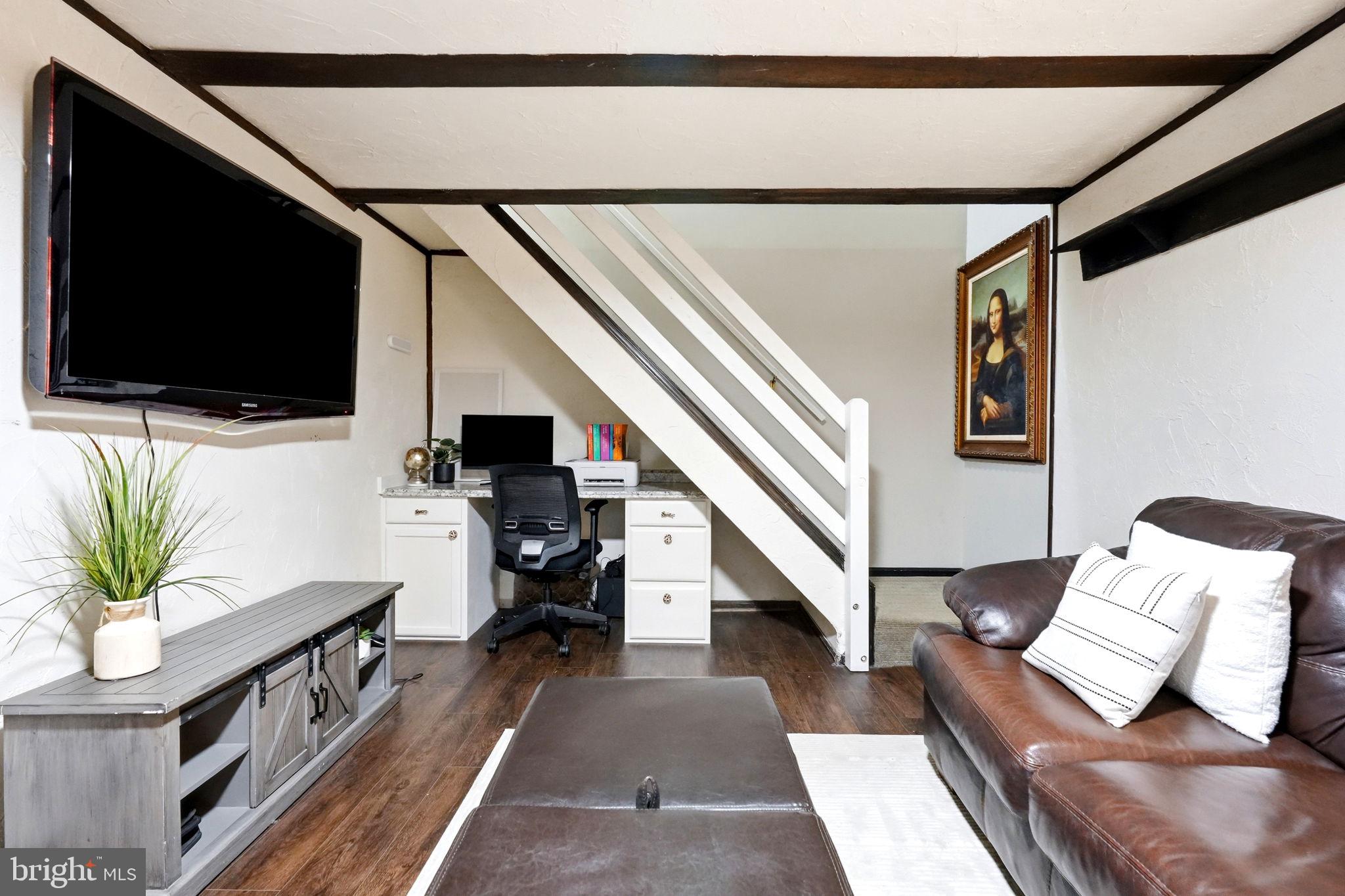 COVENTRY VILLAGE - Residential