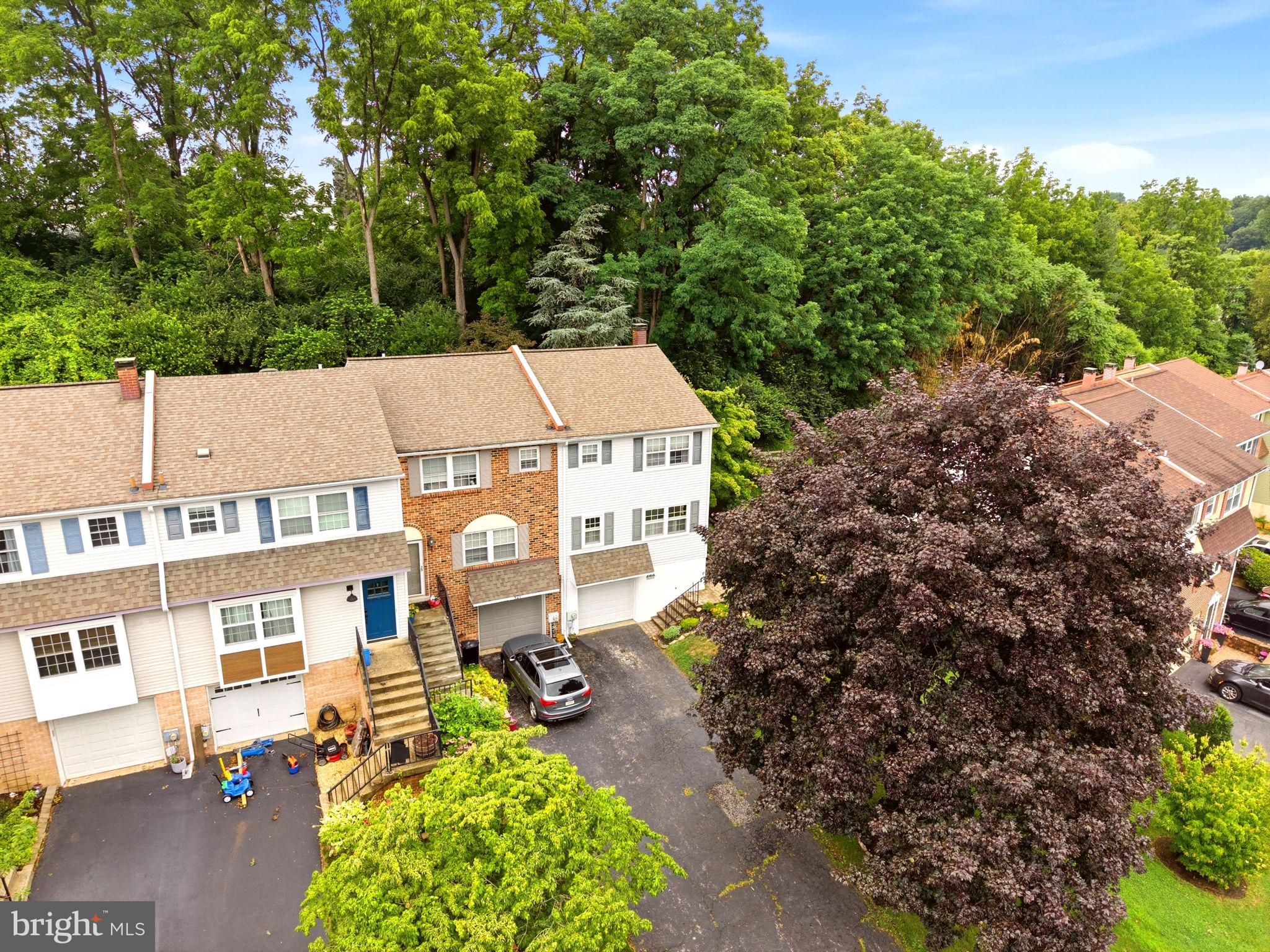 COVENTRY VILLAGE - Residential