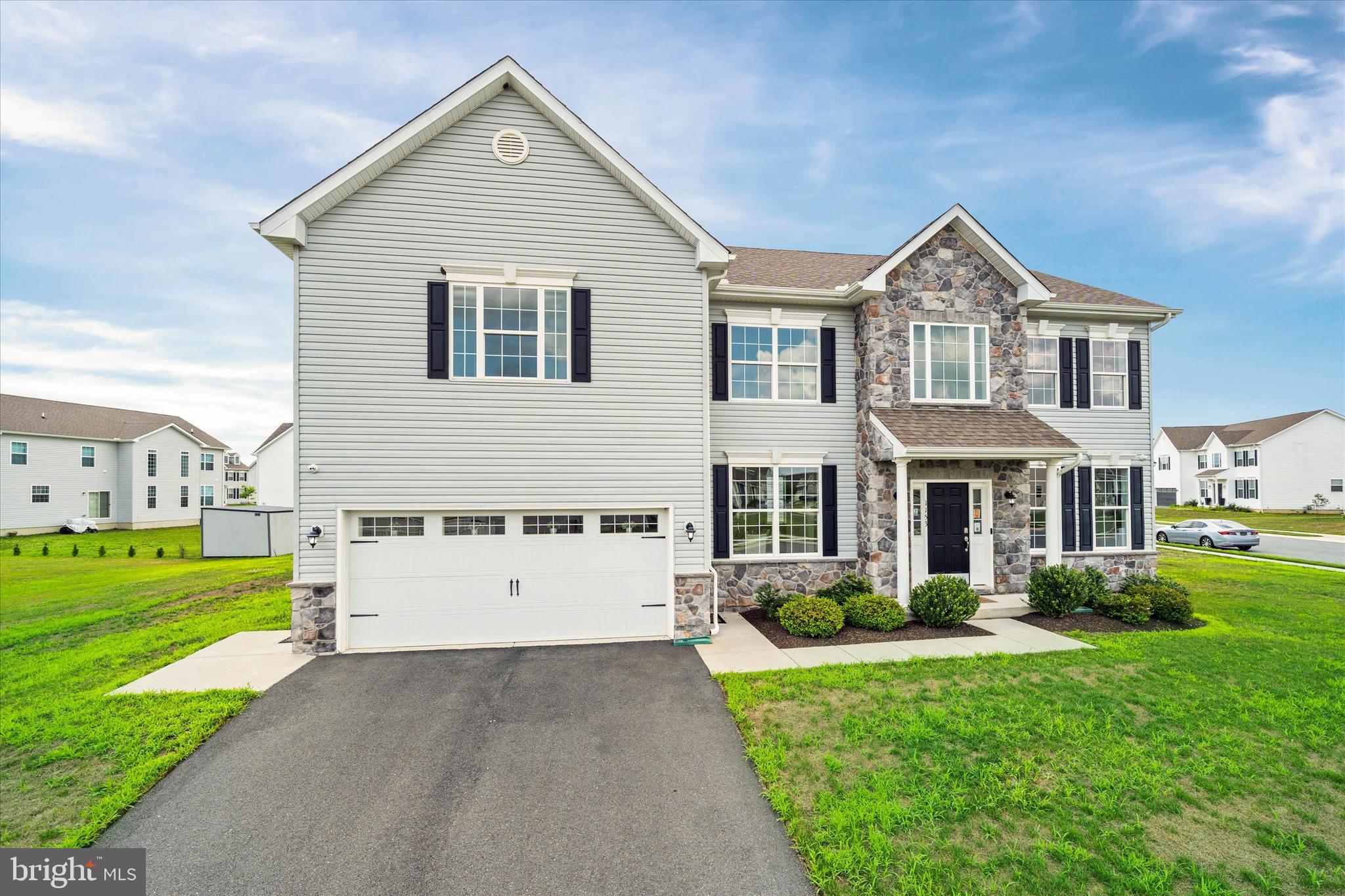 HIDDEN BROOK - Residential